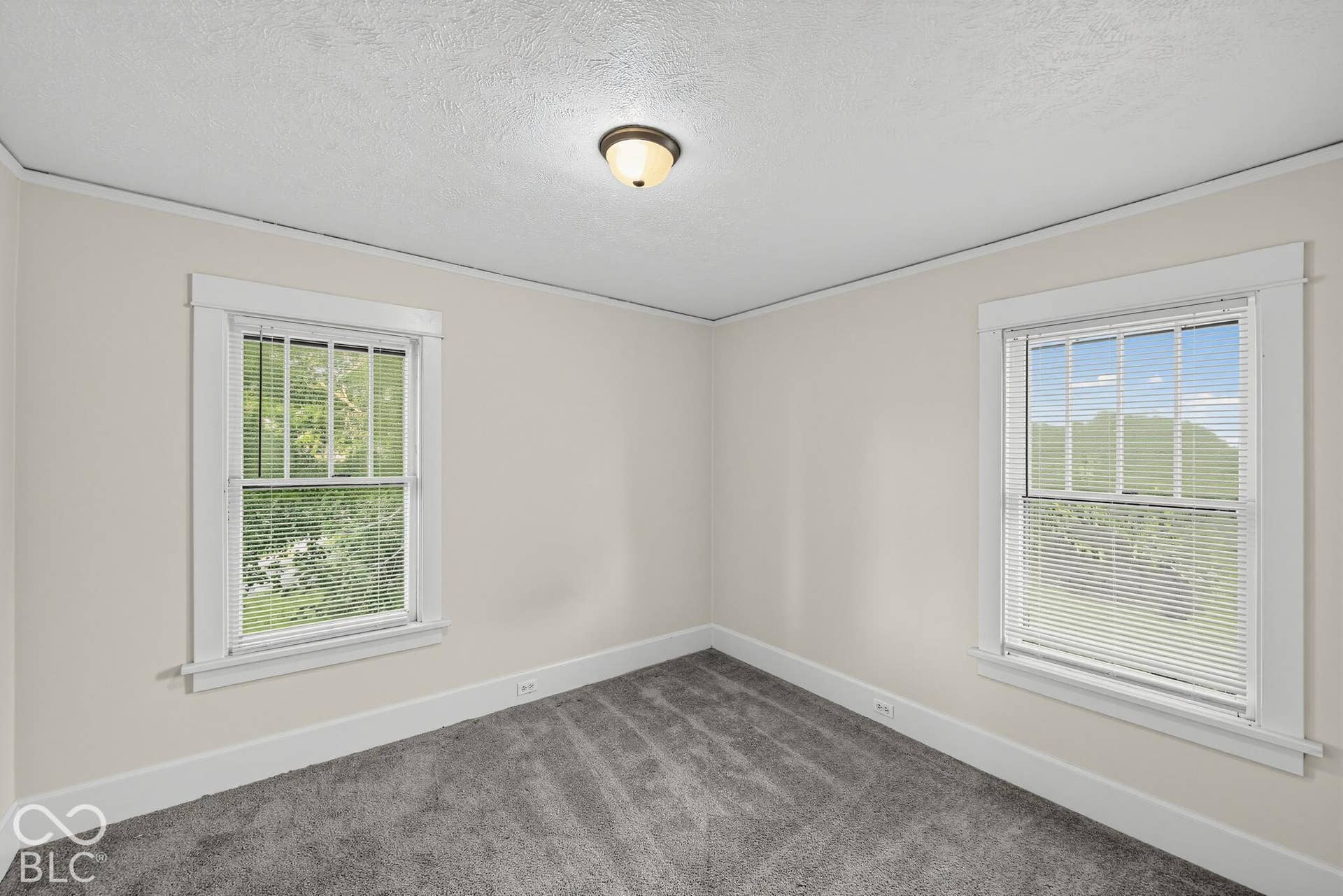 1031 College Street, South Bend, IN 46628