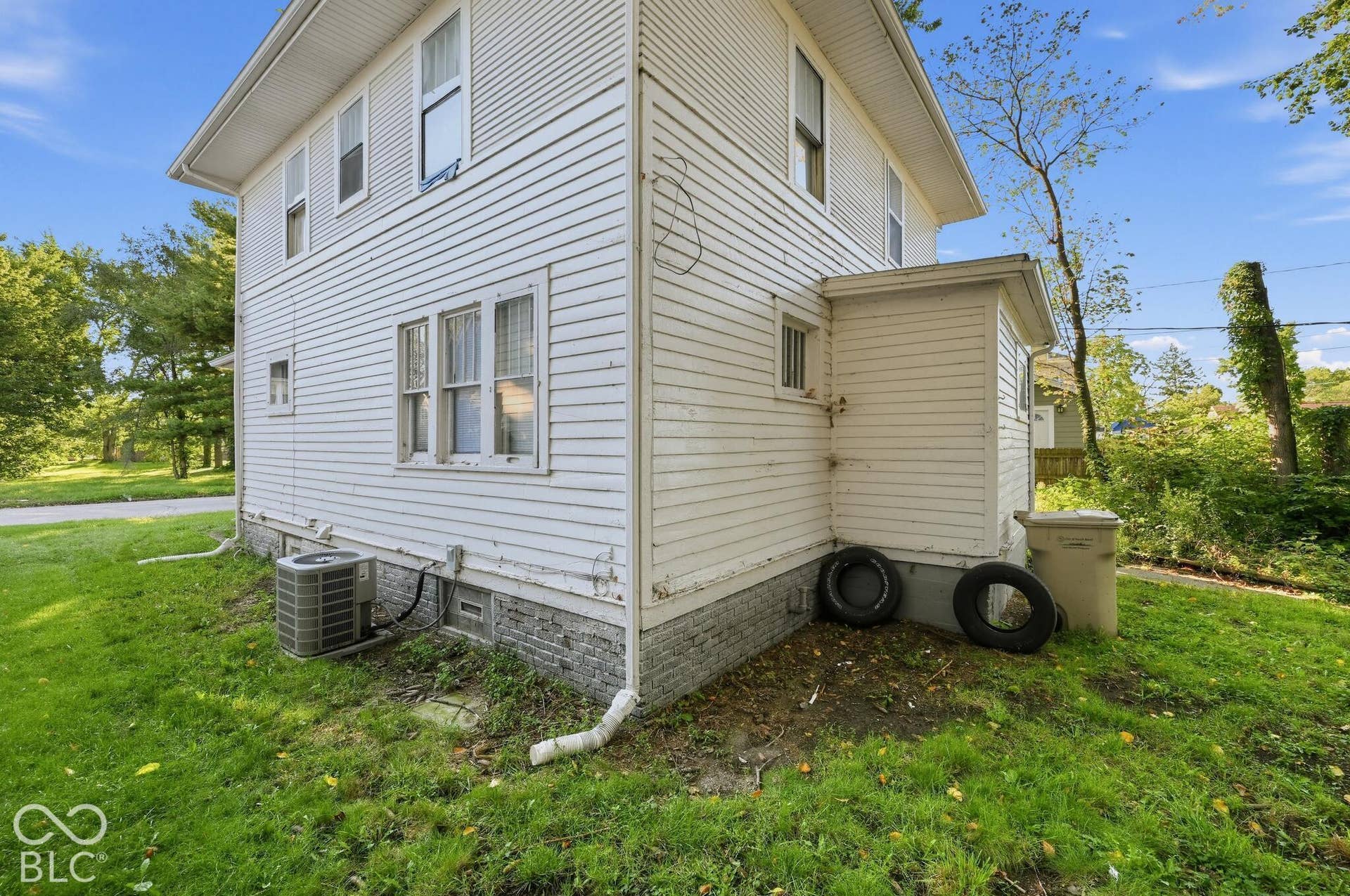 1031 College Street, South Bend, IN 46628