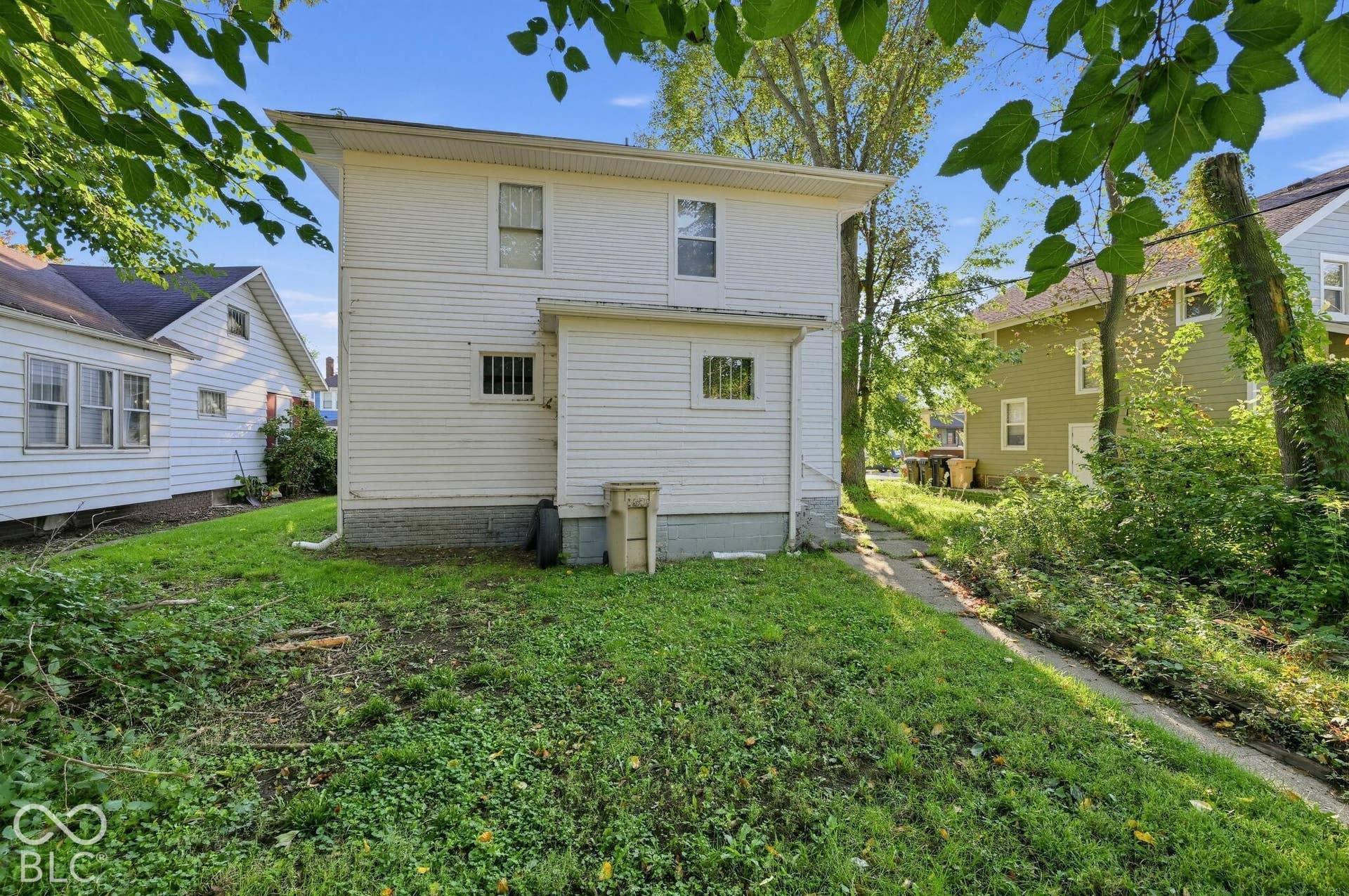 1031 College Street, South Bend, IN 46628
