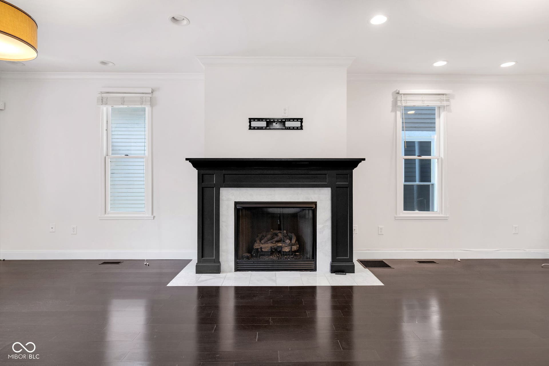 Gas fireplace