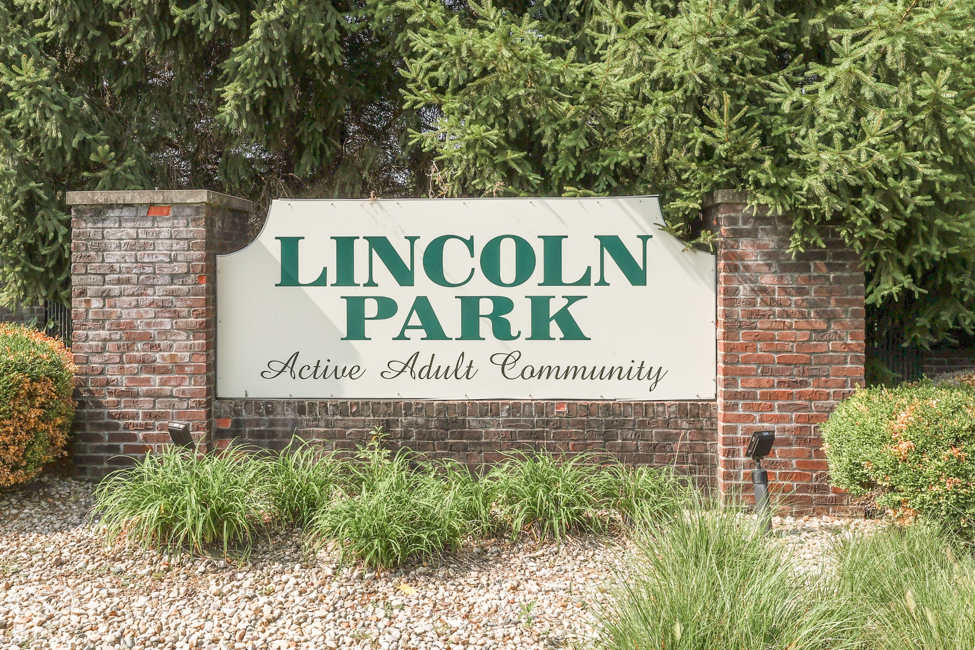 1031 Lincoln Park West Drive, Greenwood, IN 46142