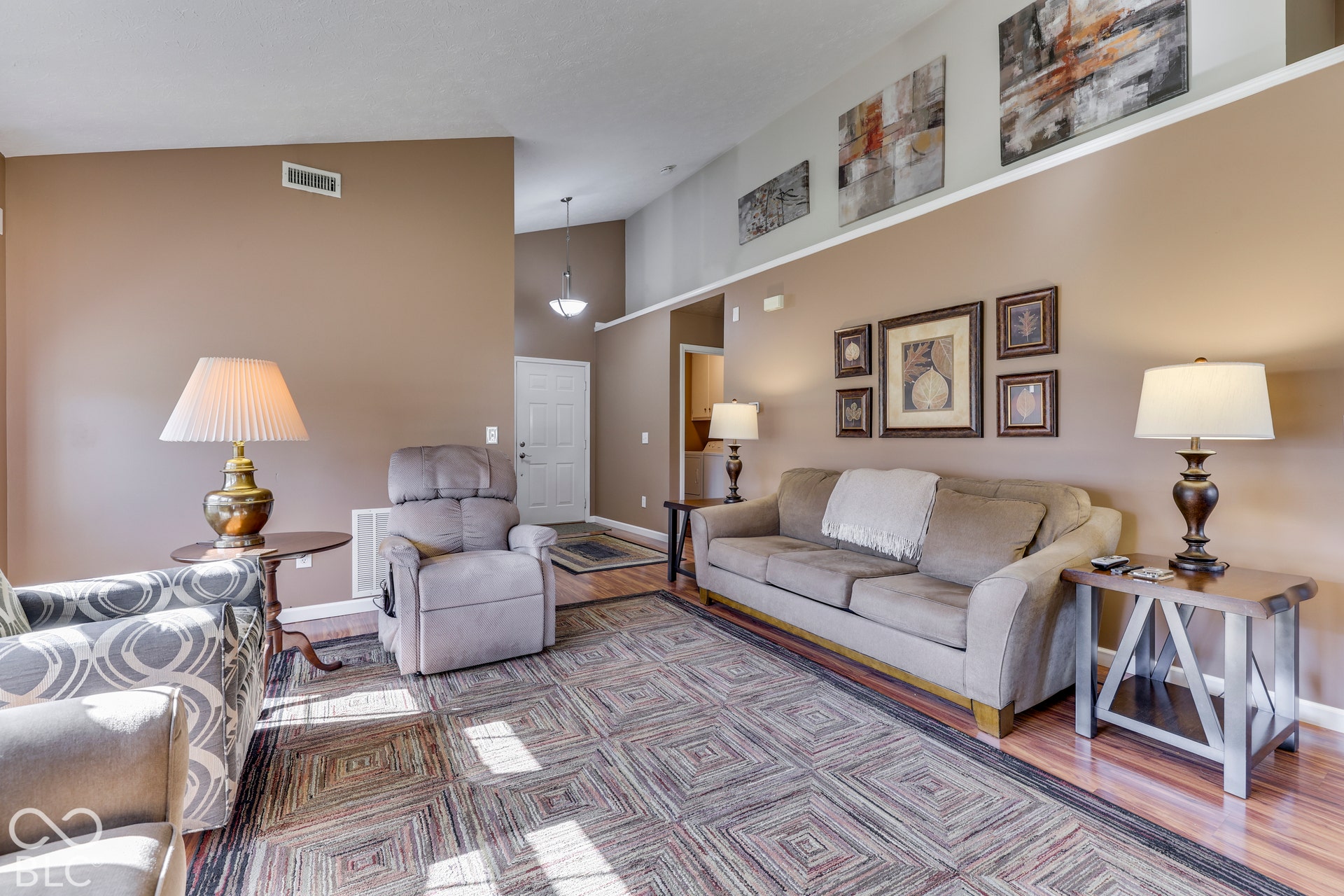 1031 Lincoln Park West Drive, Greenwood, IN 46142