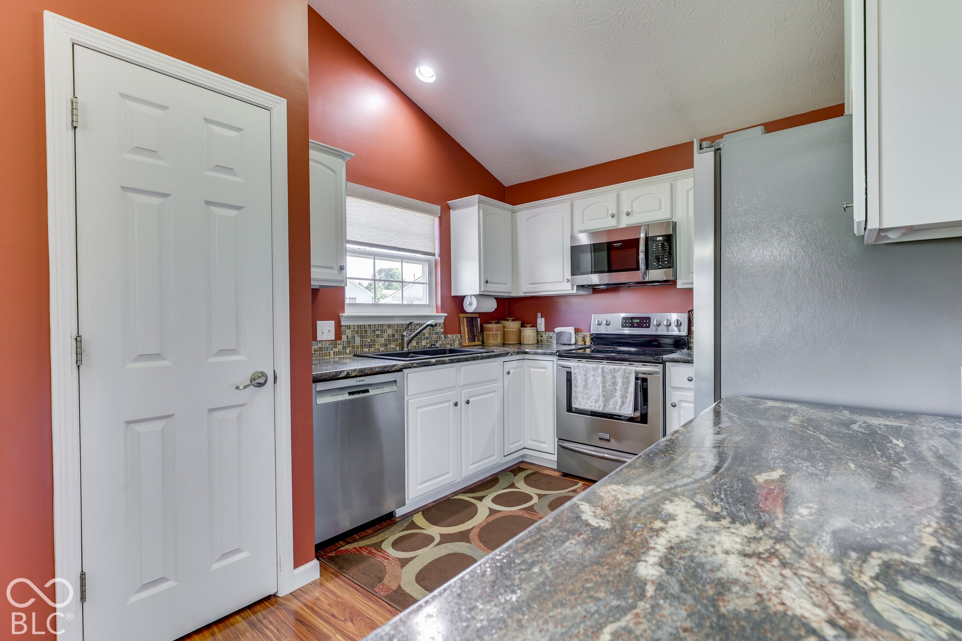 1031 Lincoln Park West Drive, Greenwood, IN 46142