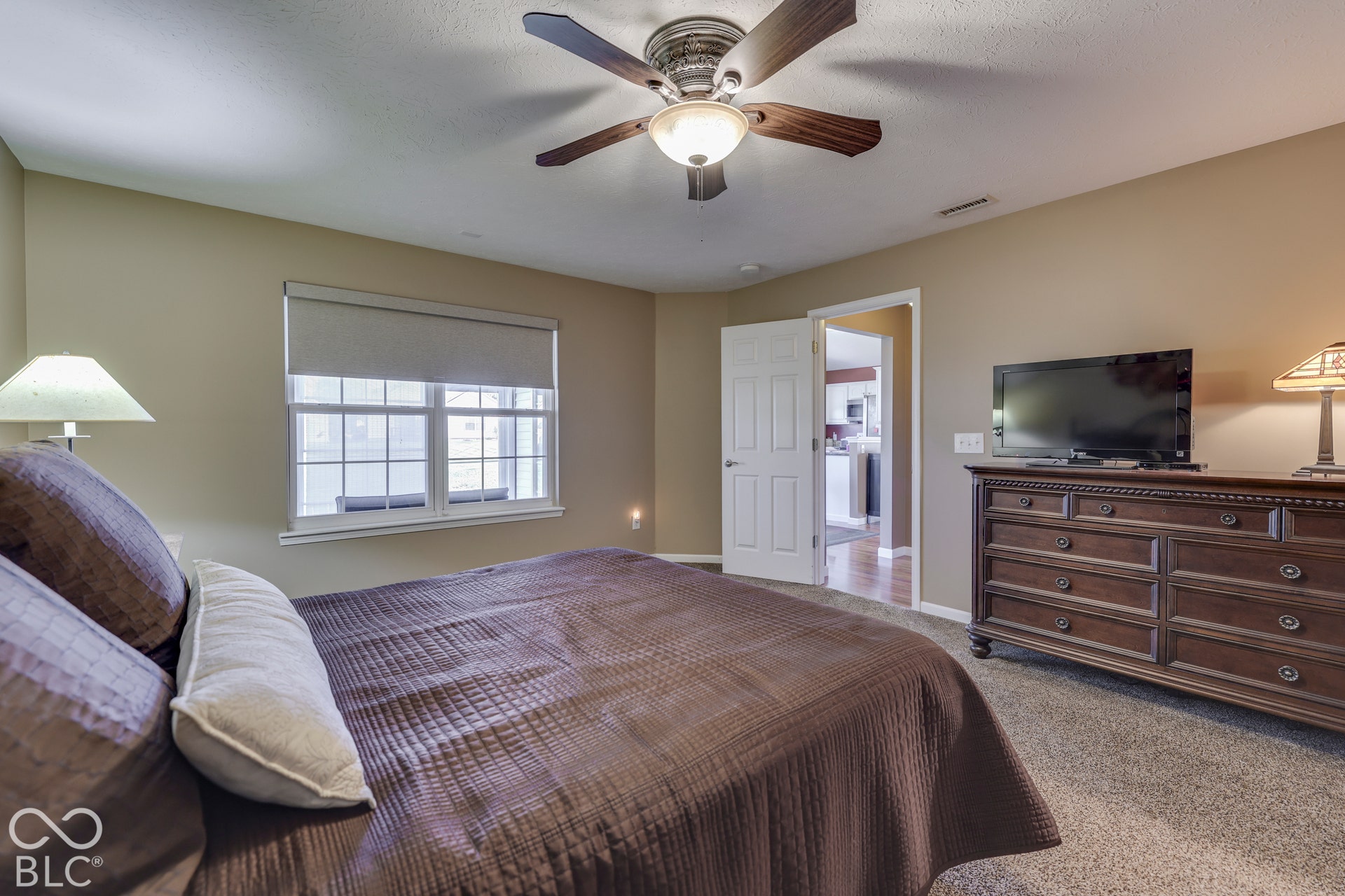 1031 Lincoln Park West Drive, Greenwood, IN 46142