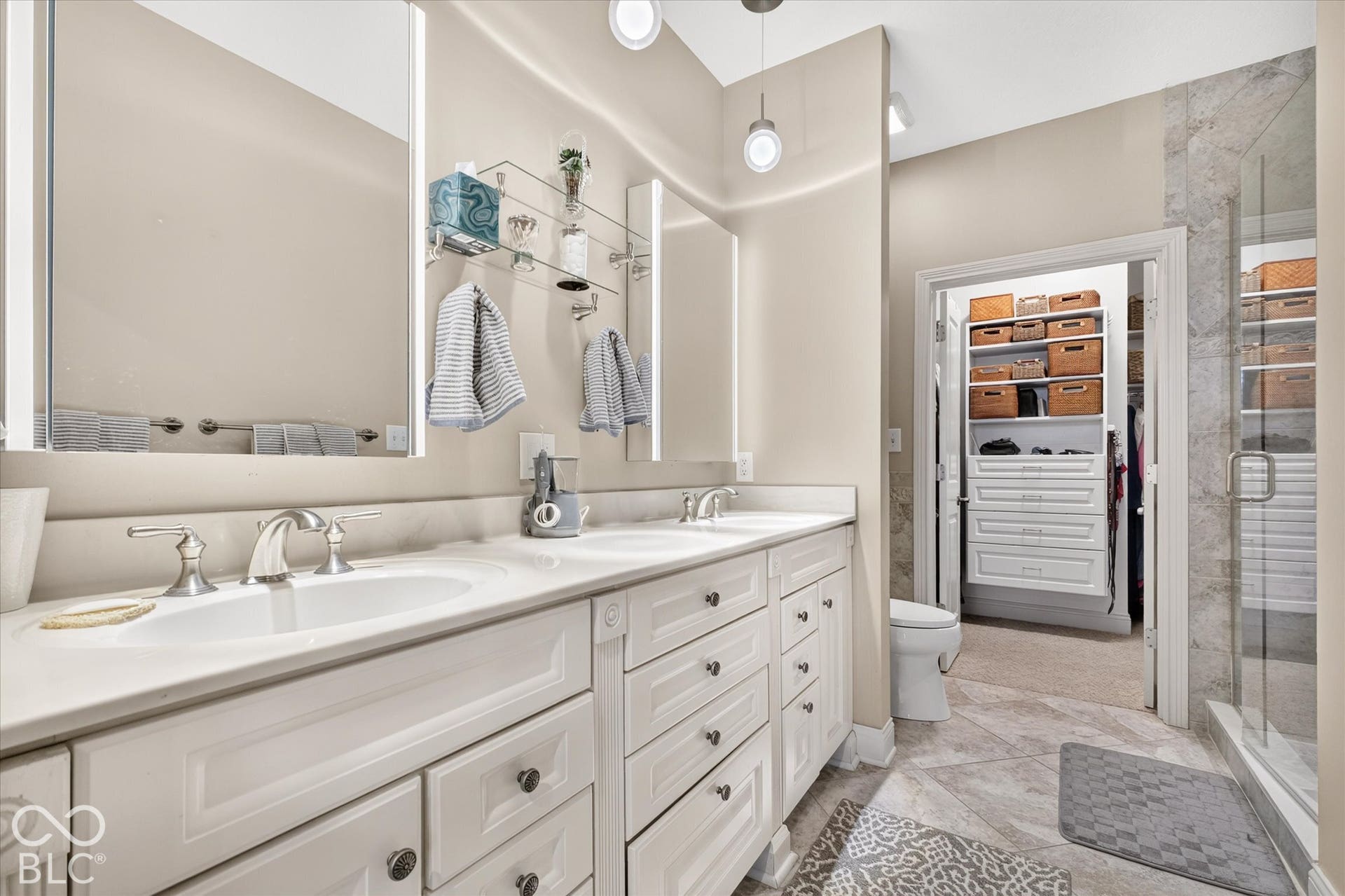2427 Glebe Street, Carmel, IN 46032 2427 Glebe Street, Carmel, IN 46032