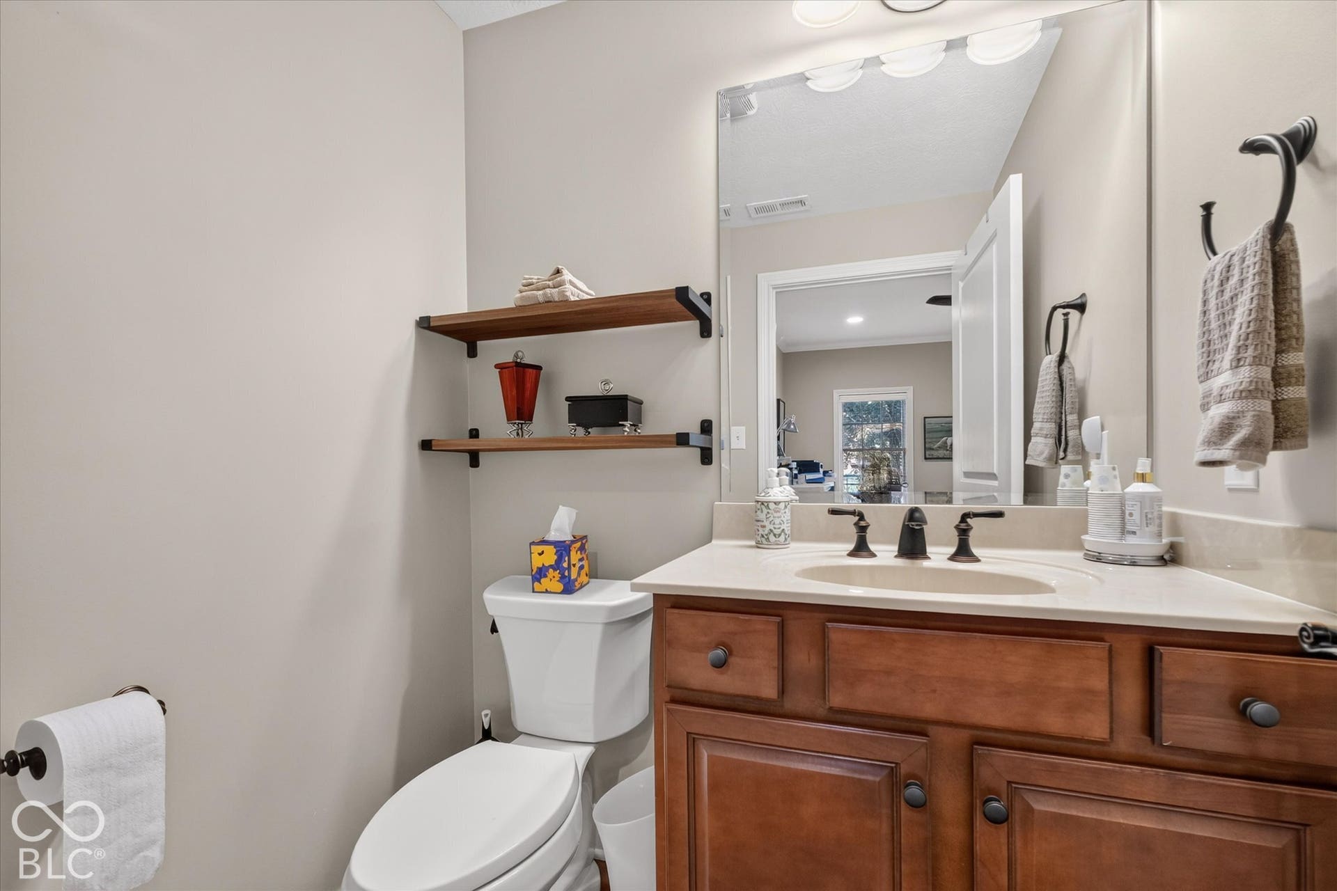 2427 Glebe Street, Carmel, IN 46032 2427 Glebe Street, Carmel, IN 46032