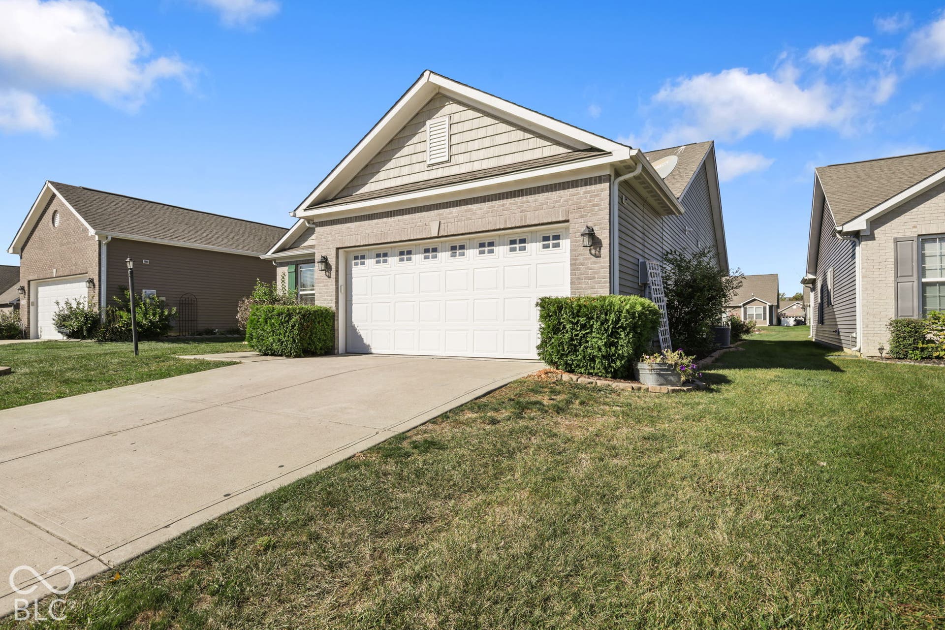 1212 Blackthorne S, Plainfield, IN 46168