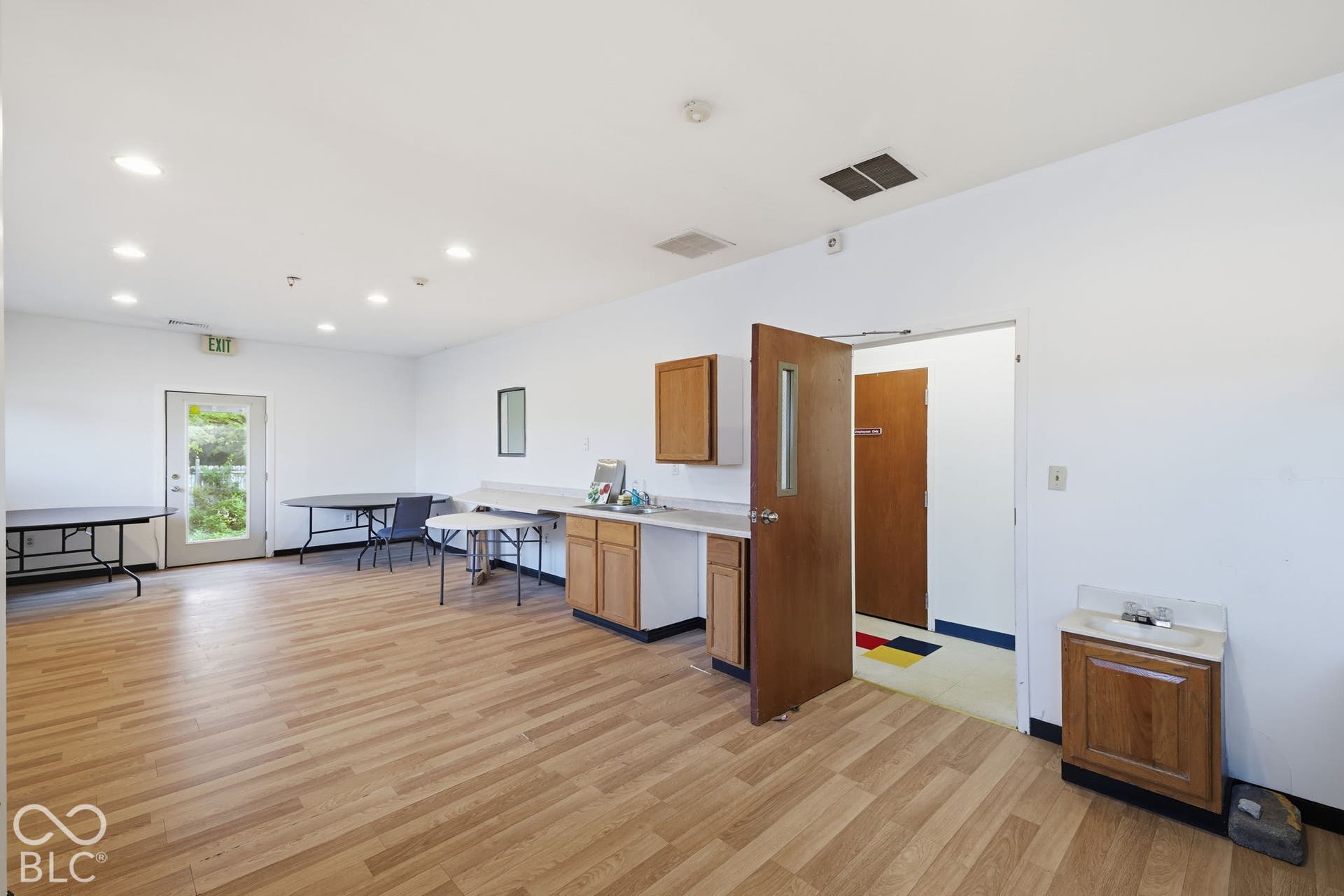 4903 S High School, Indianapolis, IN 46221