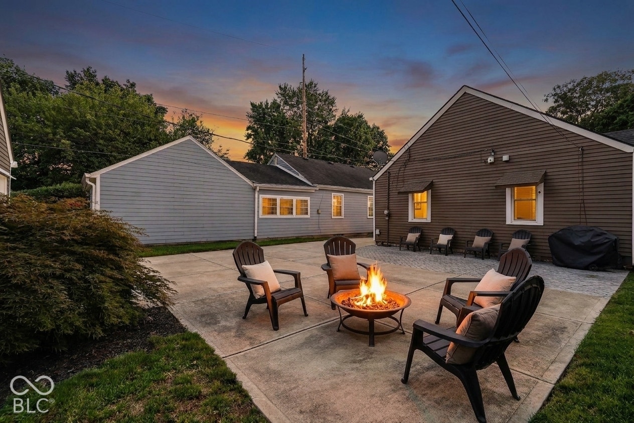 Spacious area for entertaining. Virtually altered.