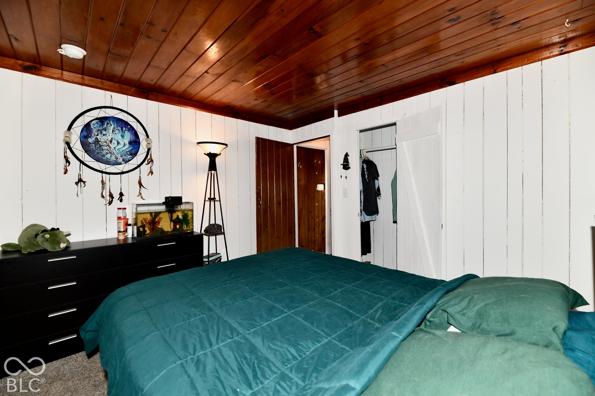 Wood-finish plank ceiling