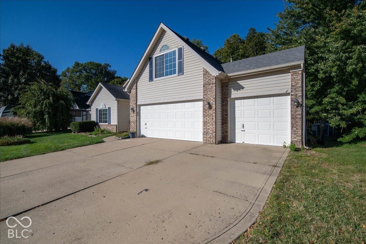 1142 Crestwood Drive, Greenwood, IN 46143
