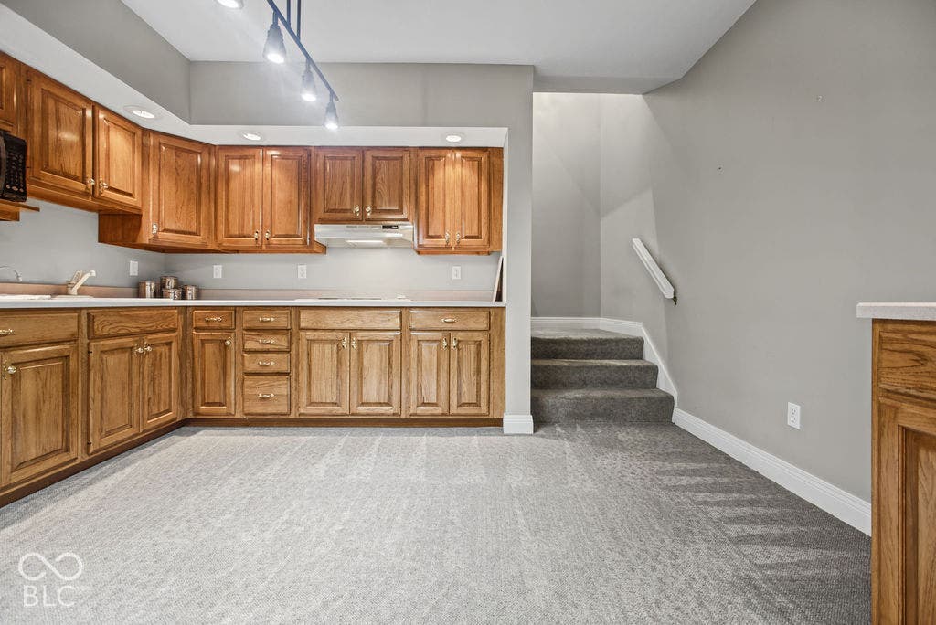 Lower-level kitchen