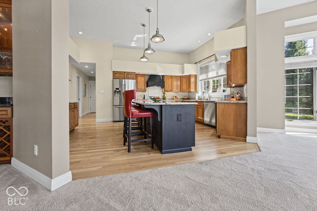 Island/Breakfast Bar