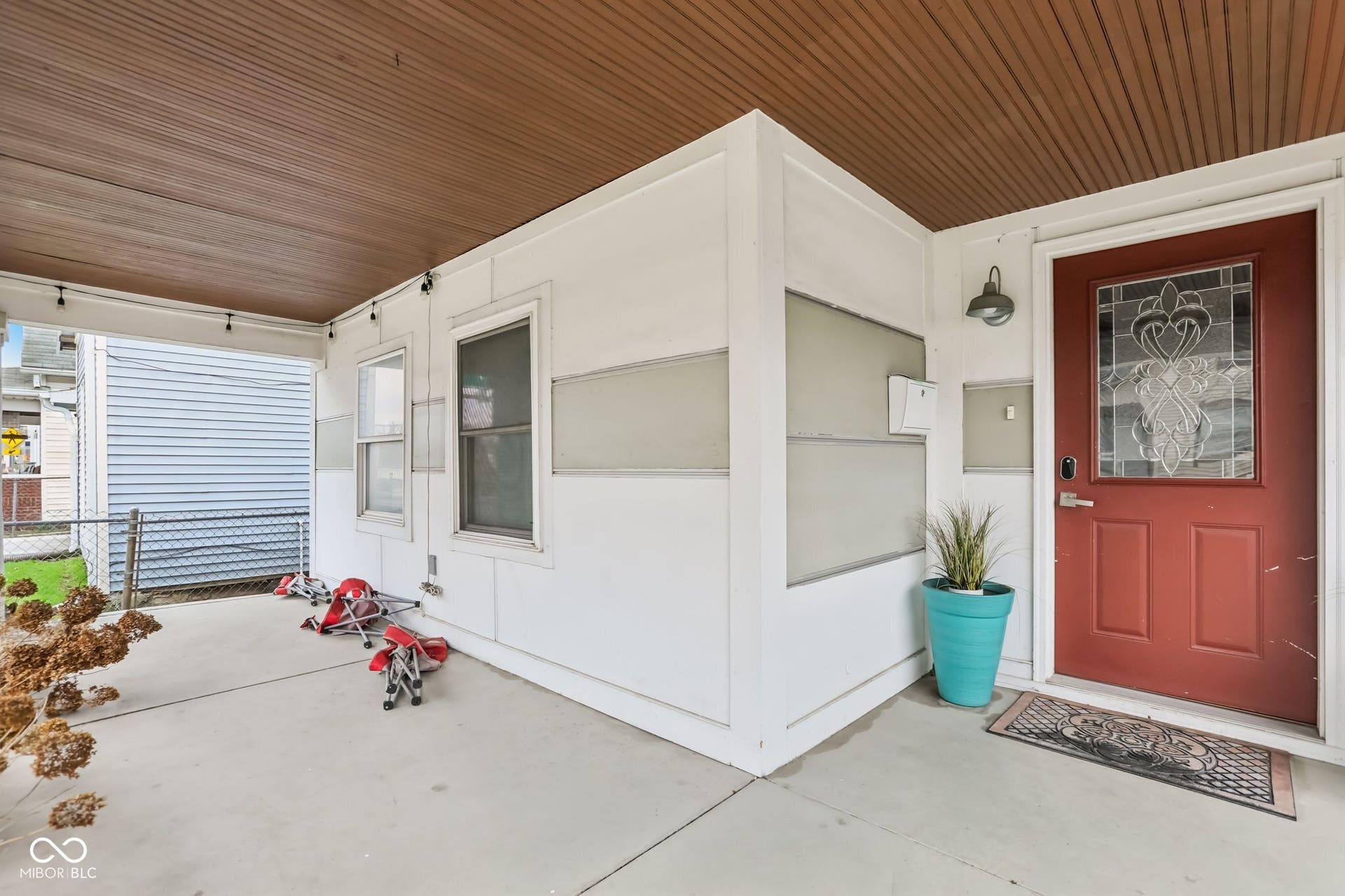 729 E Morris Street, Indianapolis, IN 46203 entrance to property