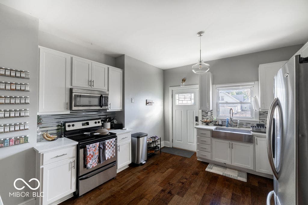 601 Cottage Avenue, Indianapolis, IN 46203 Kitchen