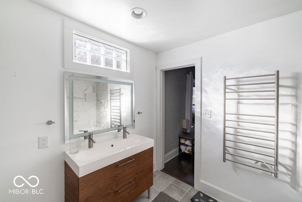 601 Cottage Avenue, Indianapolis, IN 46203 Main| Double vanity and towel warmer