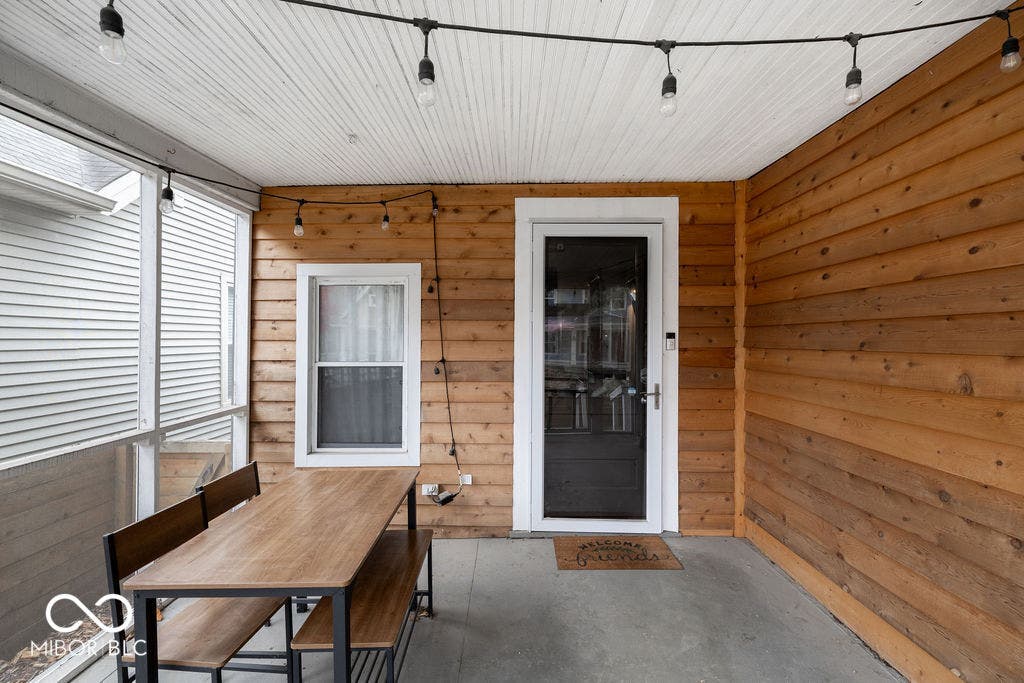 601 Cottage Avenue, Indianapolis, IN 46203 Screened in Porch