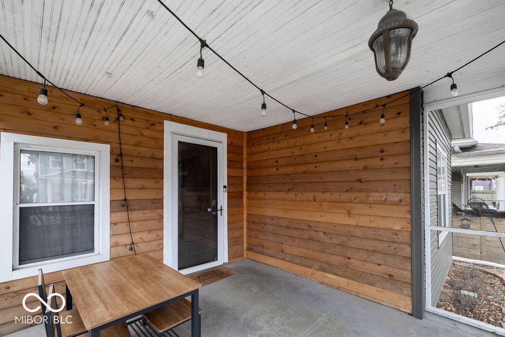 601 Cottage Avenue, Indianapolis, IN 46203 Screened in Porch