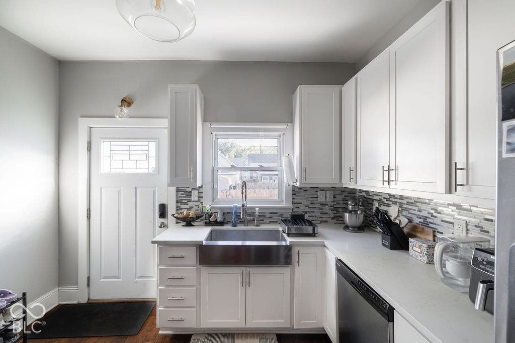 601 Cottage Avenue, Indianapolis, IN 46203 Kitchen