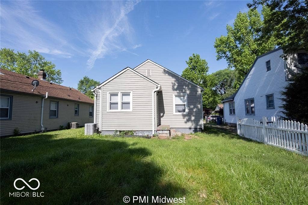 4627 Norwaldo Avenue, Indianapolis, IN 46205 4627 Norwaldo Avenue, Indianapolis, IN 46205