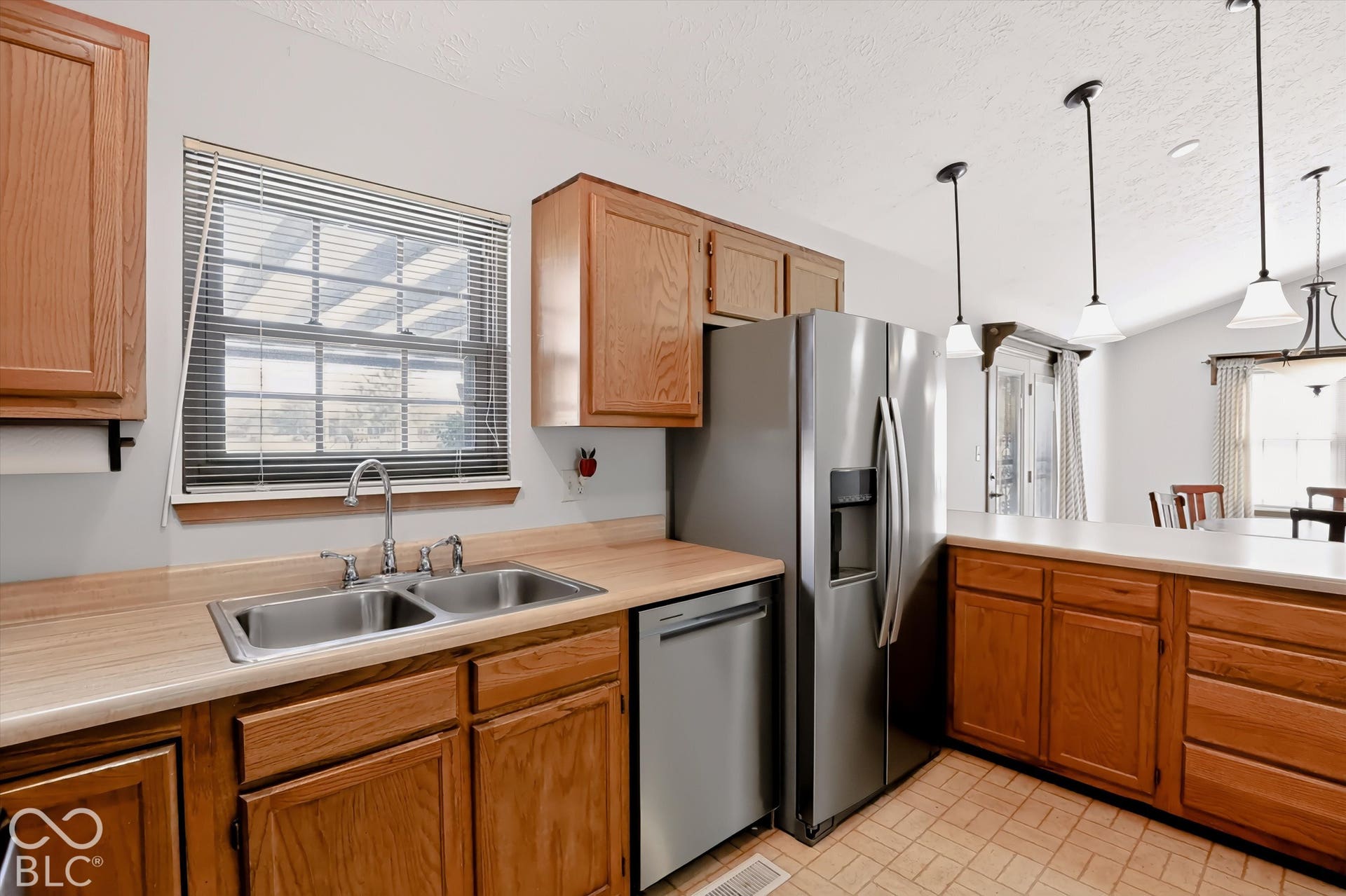 187 Early Bird, Greenwood, IN 46143 Kitchen