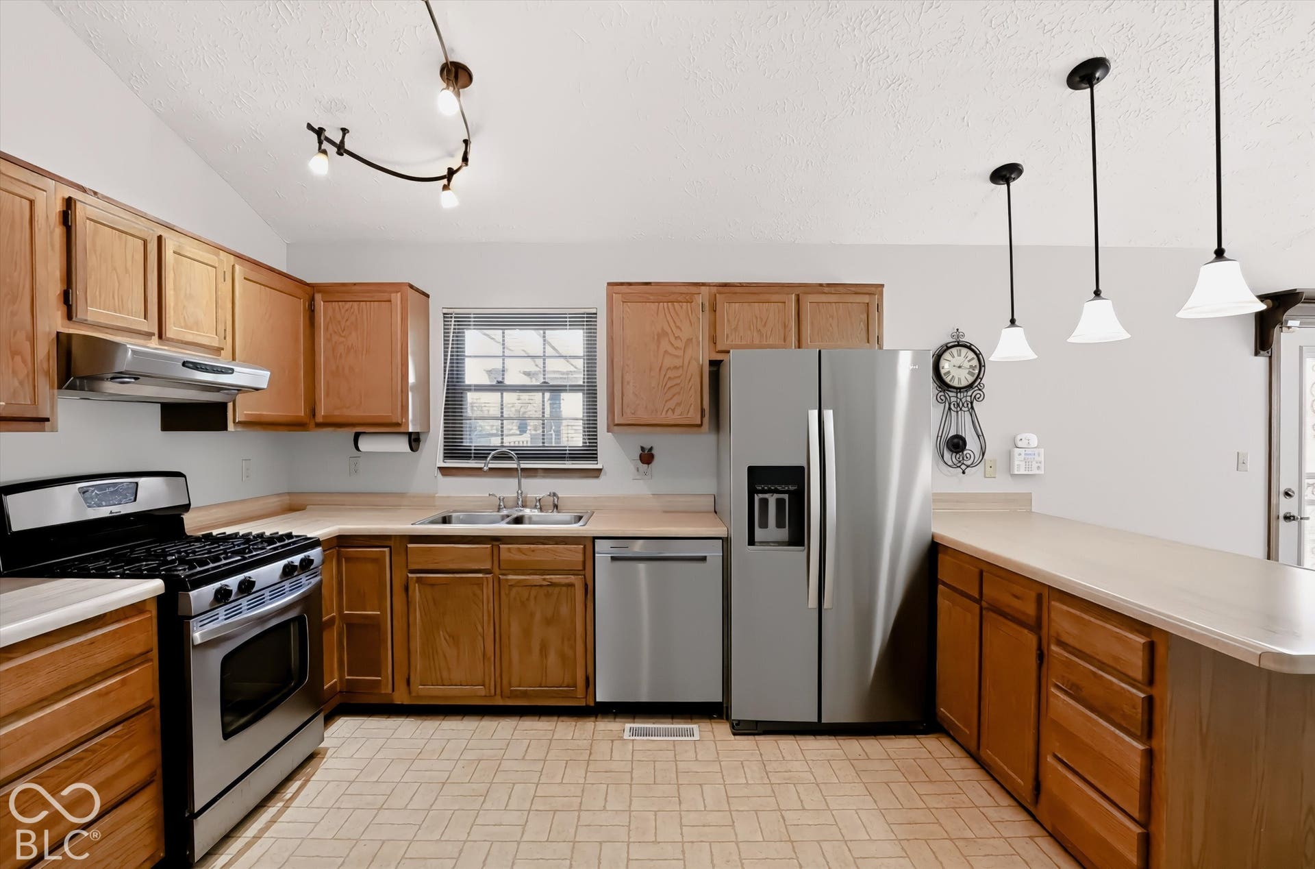 187 Early Bird, Greenwood, IN 46143 Kitchen