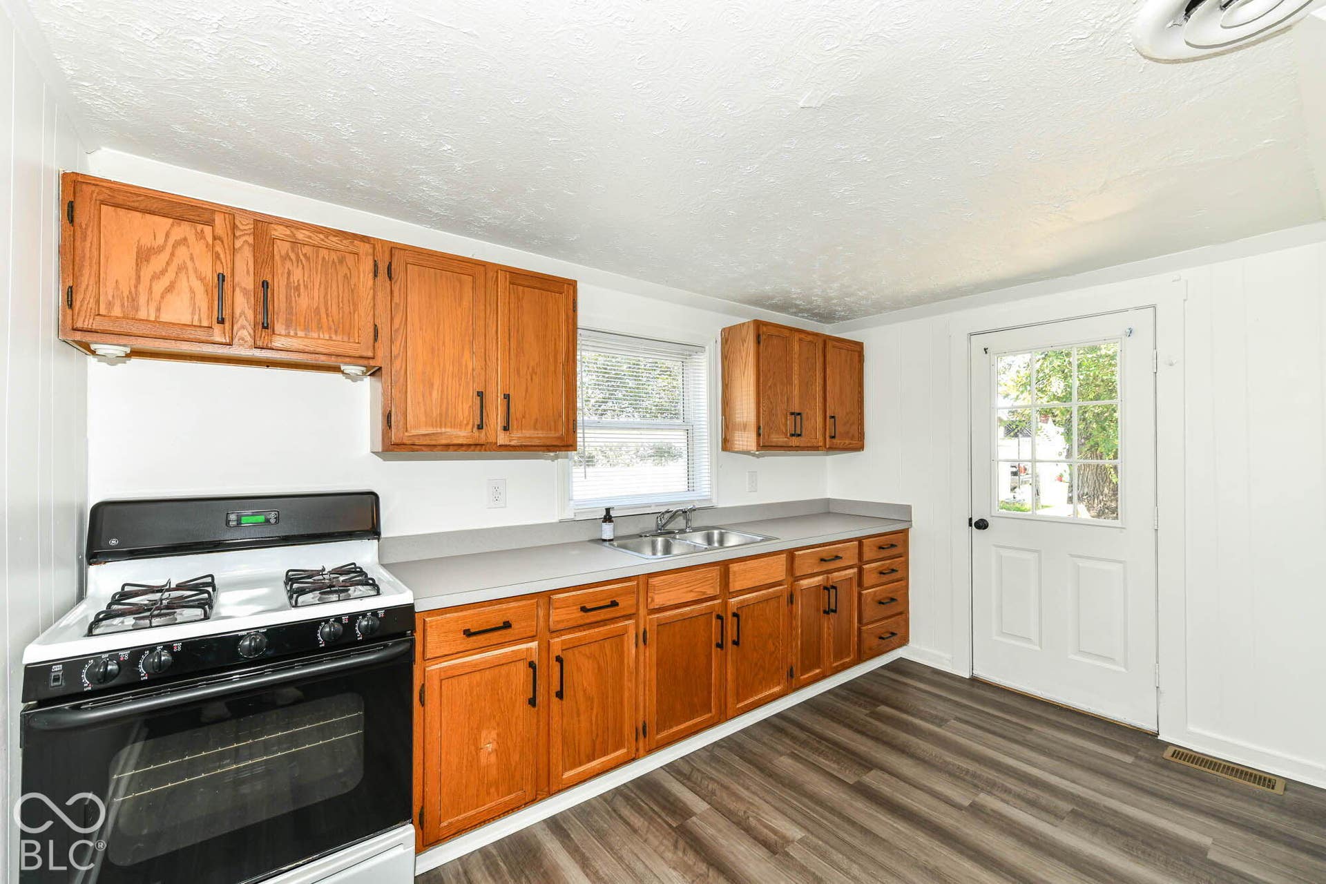 24 Elliott Street, Shelbyville, IN 46176