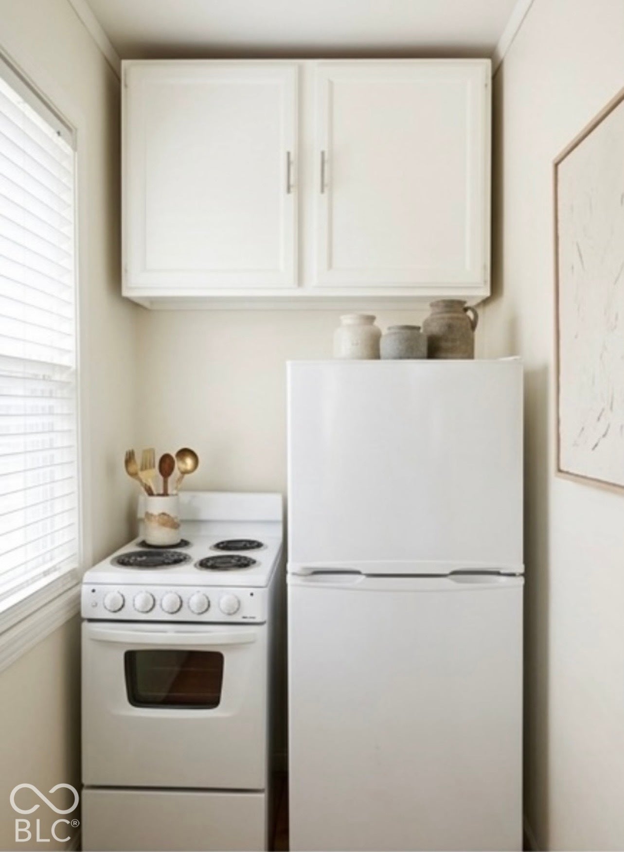 Virtually Altered - Kitchen with white walls