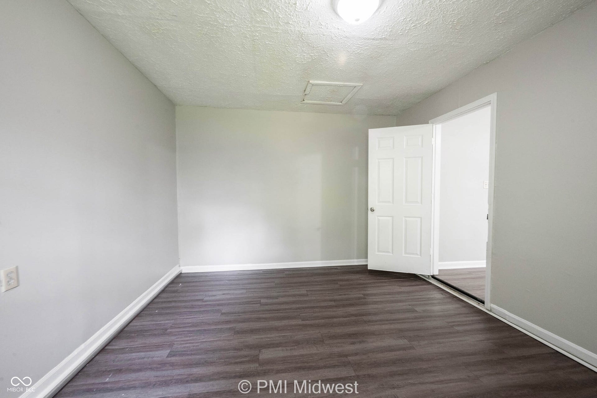9313 Rochelle Drive, Indianapolis, IN 46235 9313 Rochelle Drive, Indianapolis, IN 46235