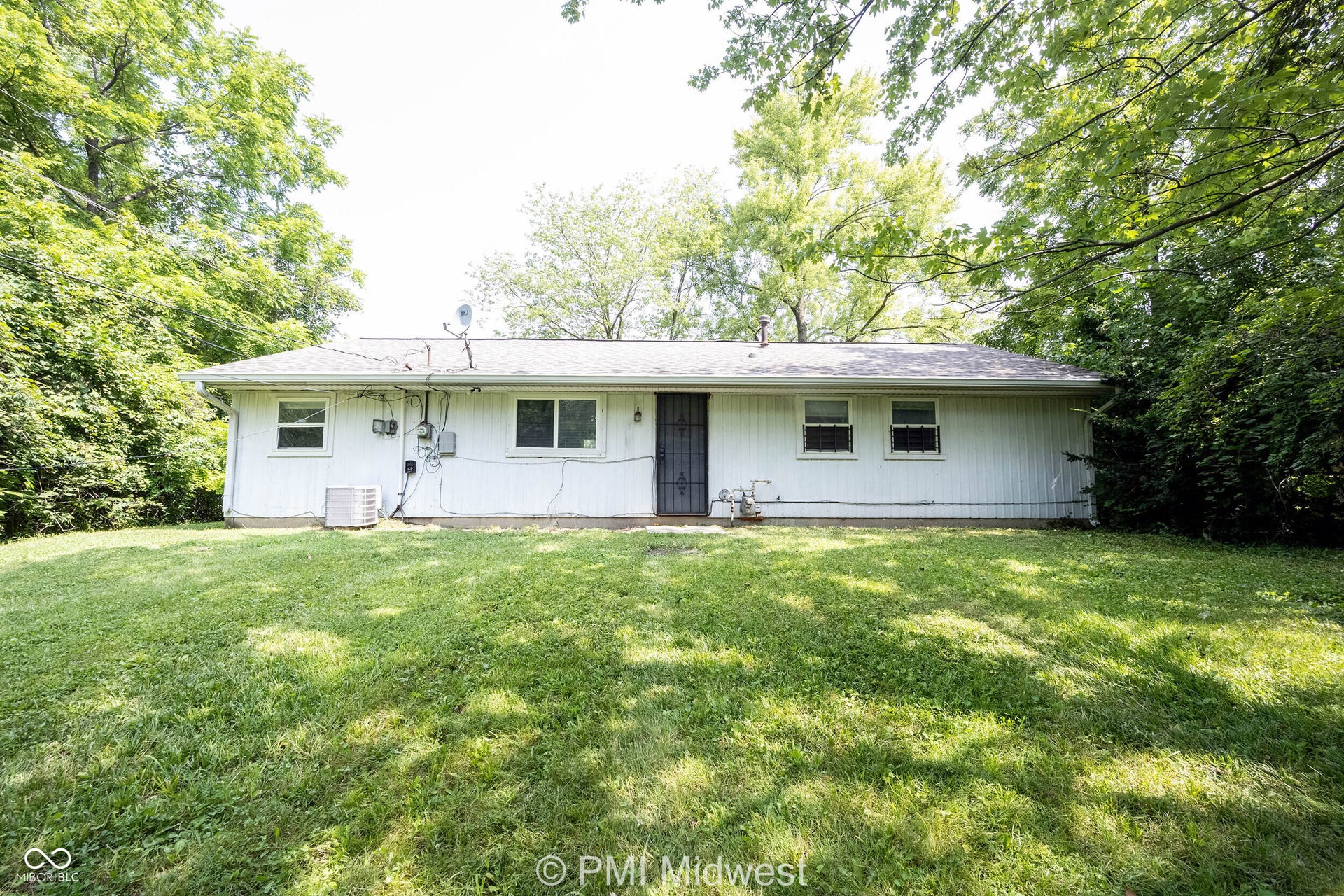 9313 Rochelle Drive, Indianapolis, IN 46235 9313 Rochelle Drive, Indianapolis, IN 46235