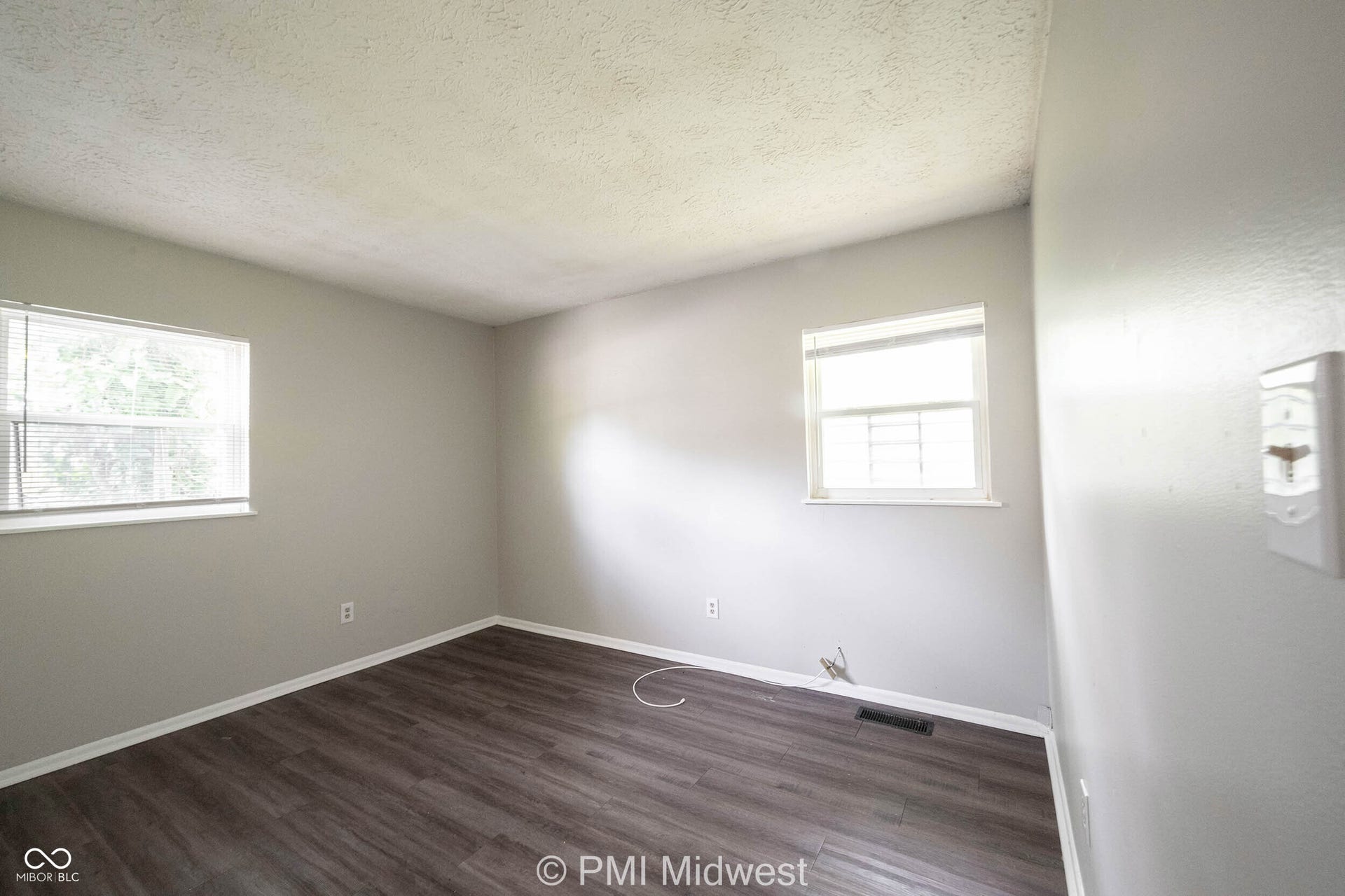 9313 Rochelle Drive, Indianapolis, IN 46235 9313 Rochelle Drive, Indianapolis, IN 46235