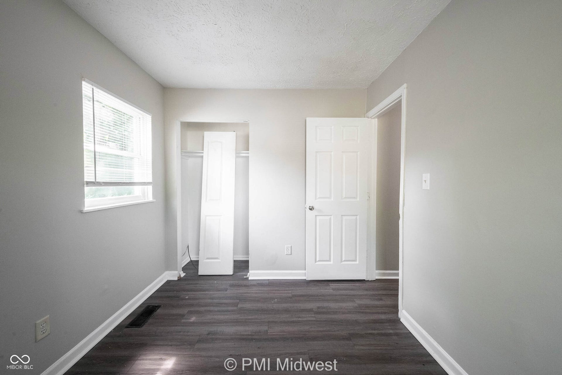 9313 Rochelle Drive, Indianapolis, IN 46235 9313 Rochelle Drive, Indianapolis, IN 46235