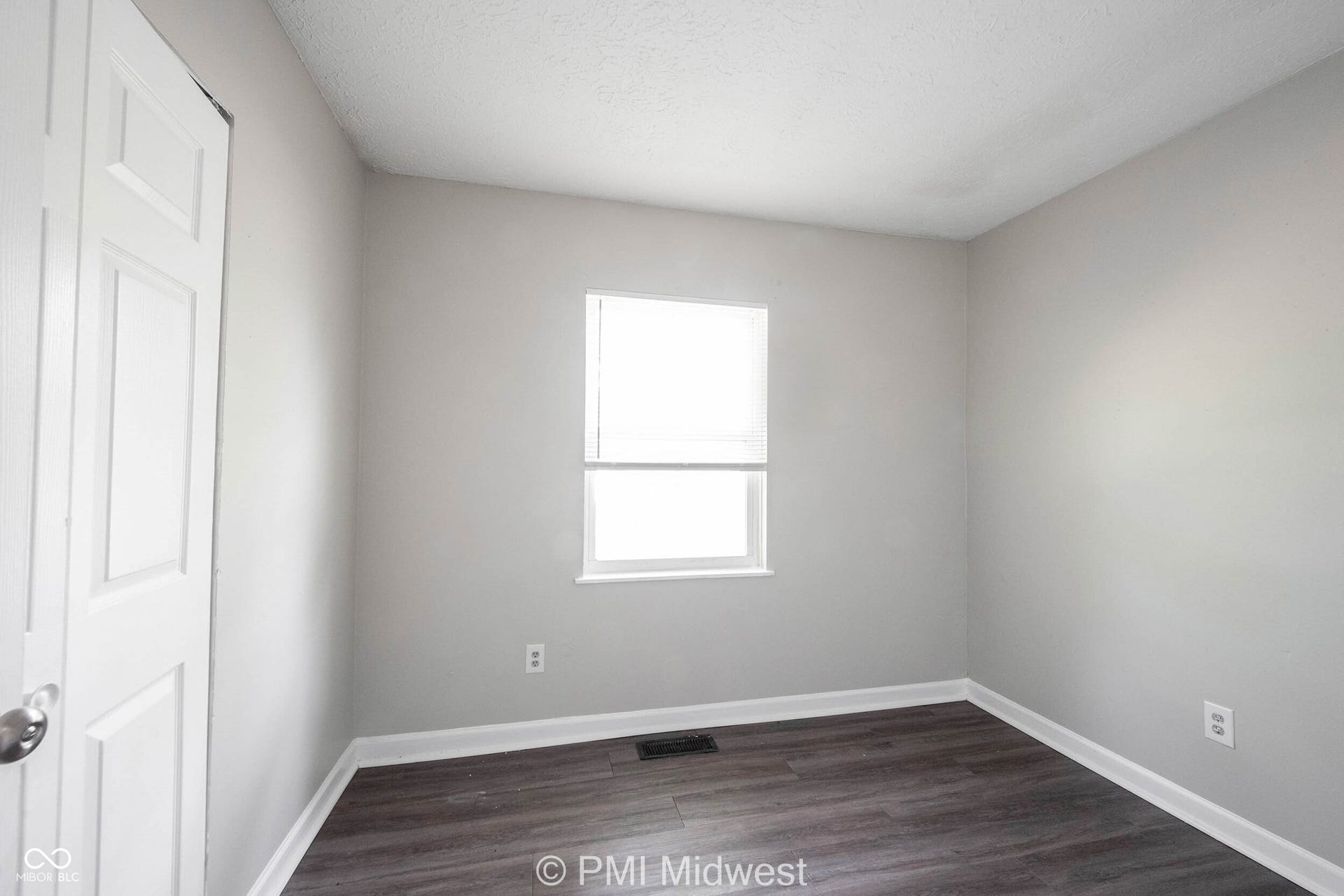 9313 Rochelle Drive, Indianapolis, IN 46235 9313 Rochelle Drive, Indianapolis, IN 46235