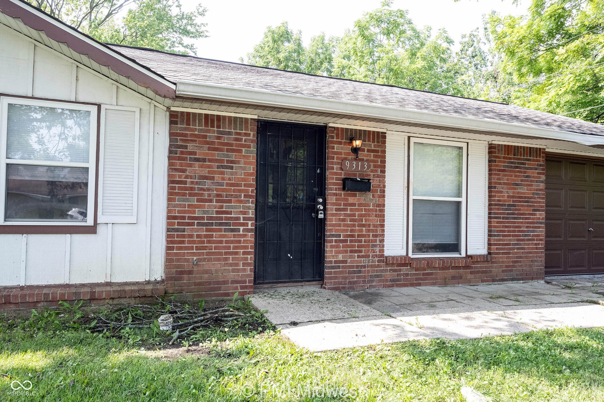 9313 Rochelle Drive, Indianapolis, IN 46235 9313 Rochelle Drive, Indianapolis, IN 46235