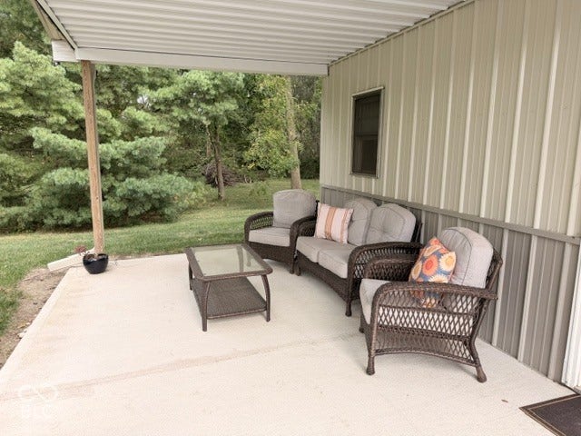 315 E Willard Avenue, Rushville, IN 46173 315 E Willard Avenue, Rushville, IN 46173