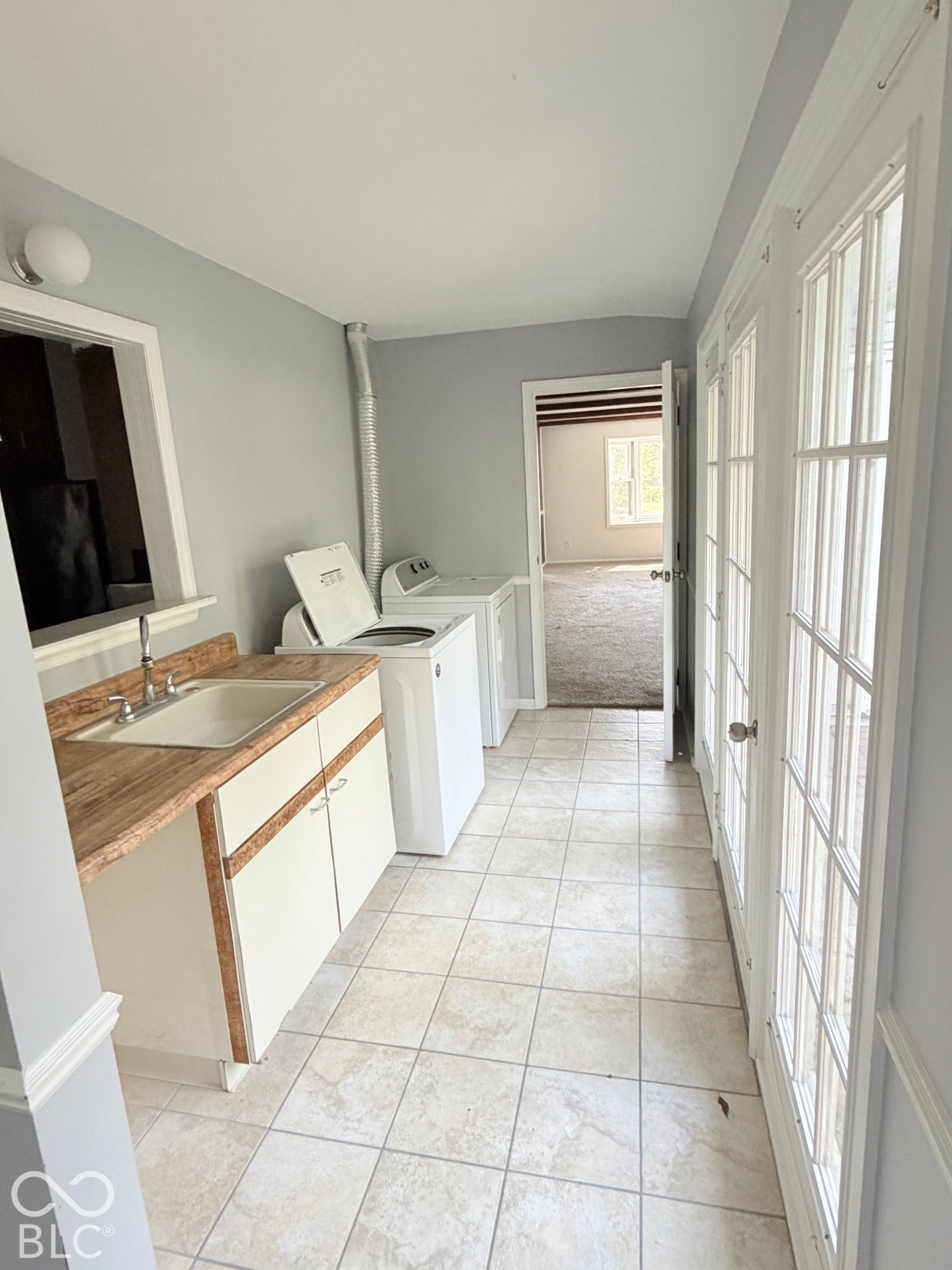 6932 Tousley Drive, Indianapolis, IN 46256 6932 Tousley Drive, Indianapolis, IN 46256