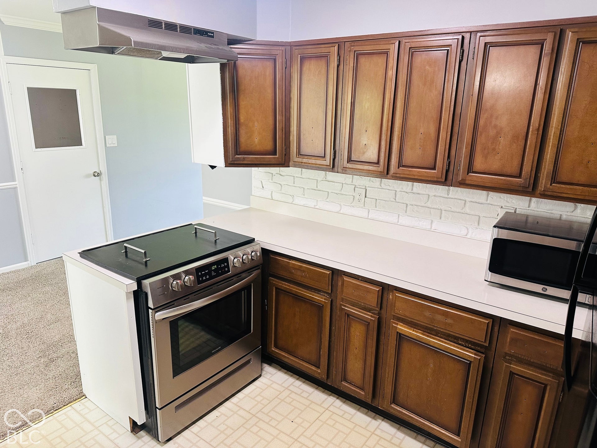 6932 Tousley Drive, Indianapolis, IN 46256 6932 Tousley Drive, Indianapolis, IN 46256