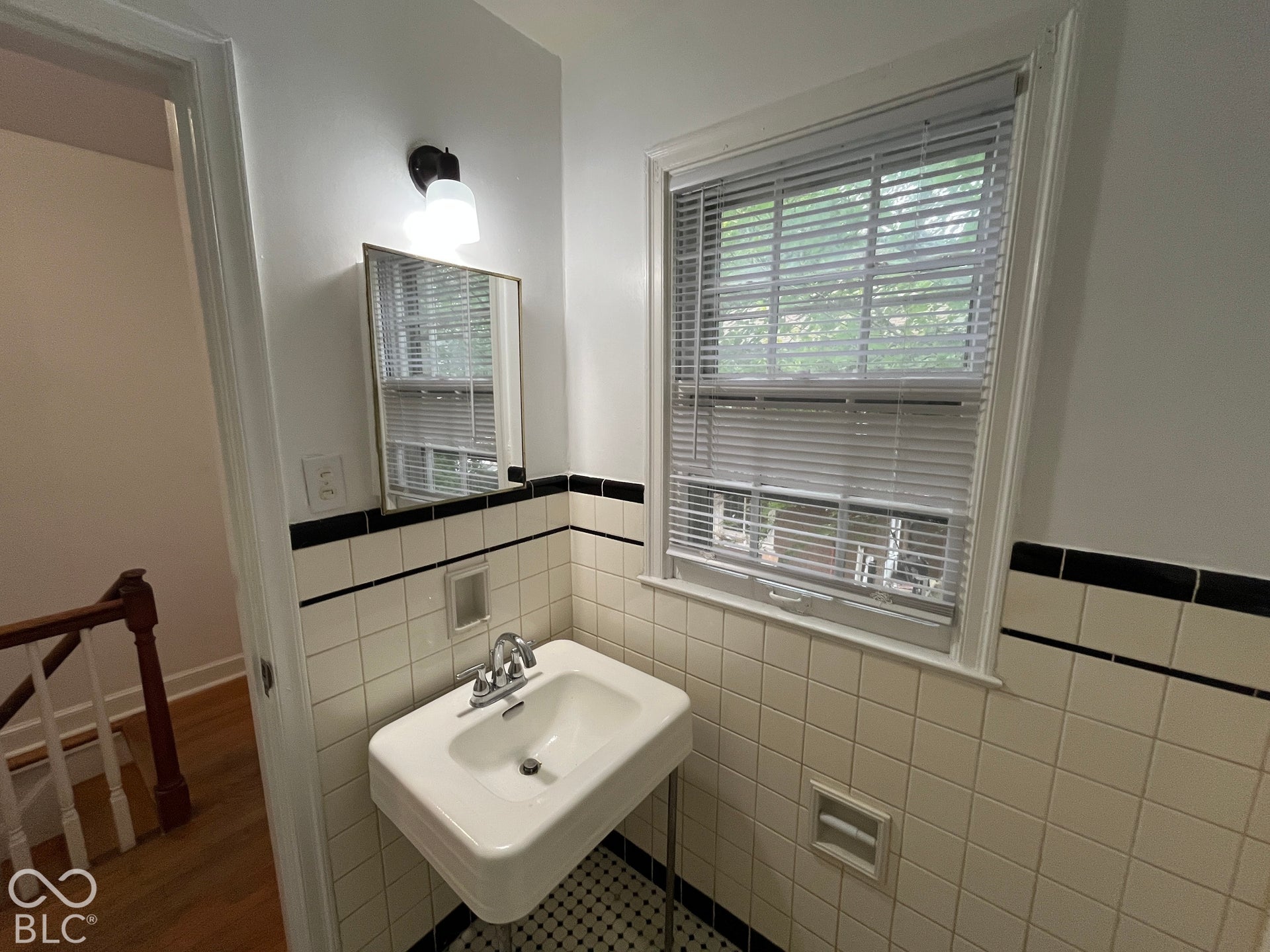 160 W 47th Street, Indianapolis, IN 46208