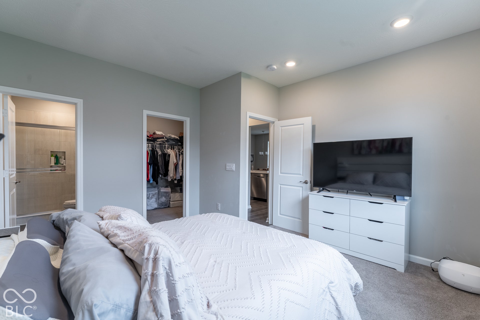 6432 Yuma, Whitestown, IN 46075 Recessed lighting, light gray wall finish, and soft carpet flooring