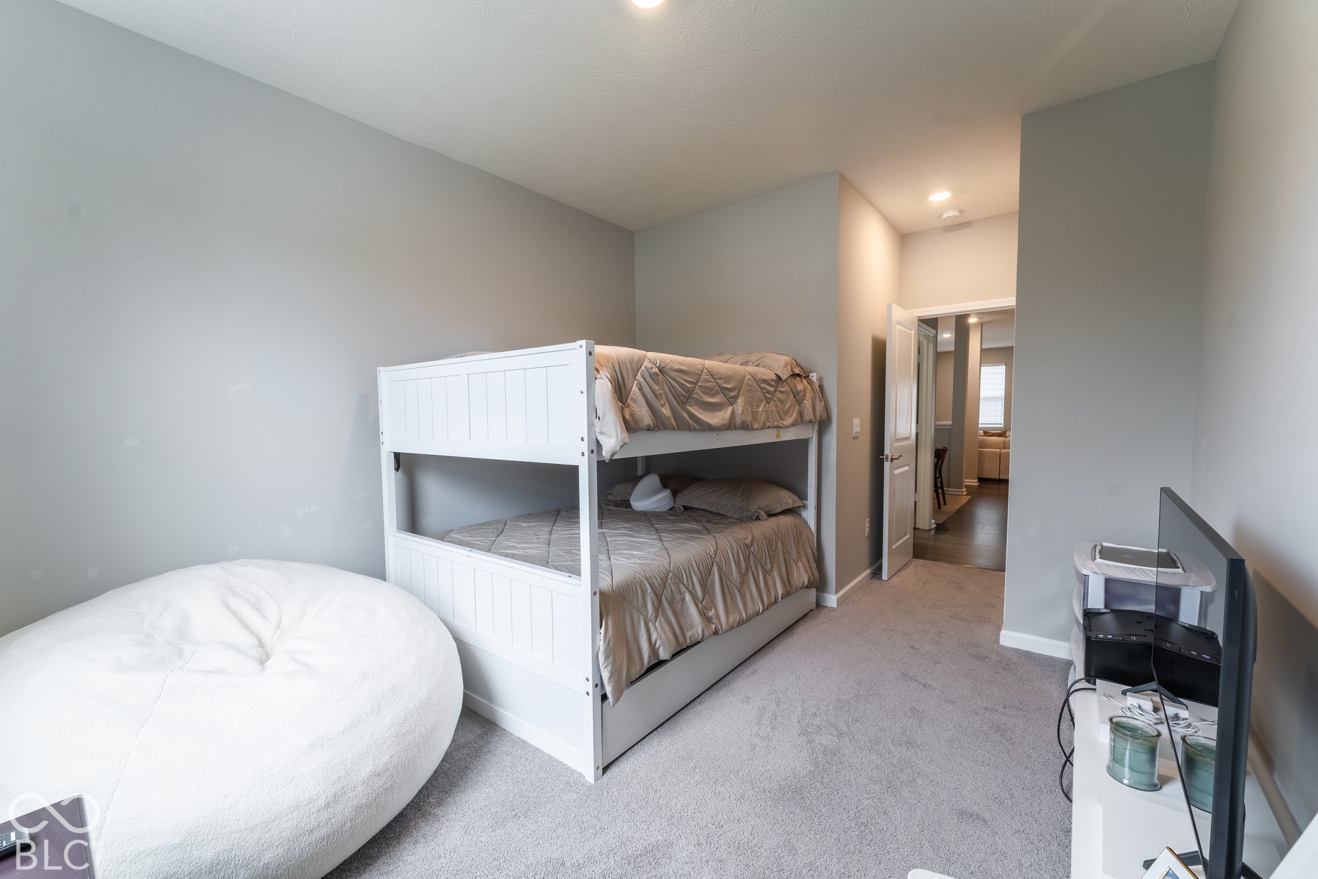 6432 Yuma, Whitestown, IN 46075 Plush carpeting, recessed ceiling lighting, and light gray wall paint