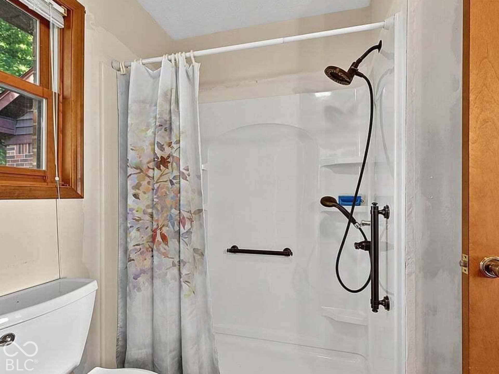 302 N Madison Street, Knightstown, IN 46148 Primary Bathroom