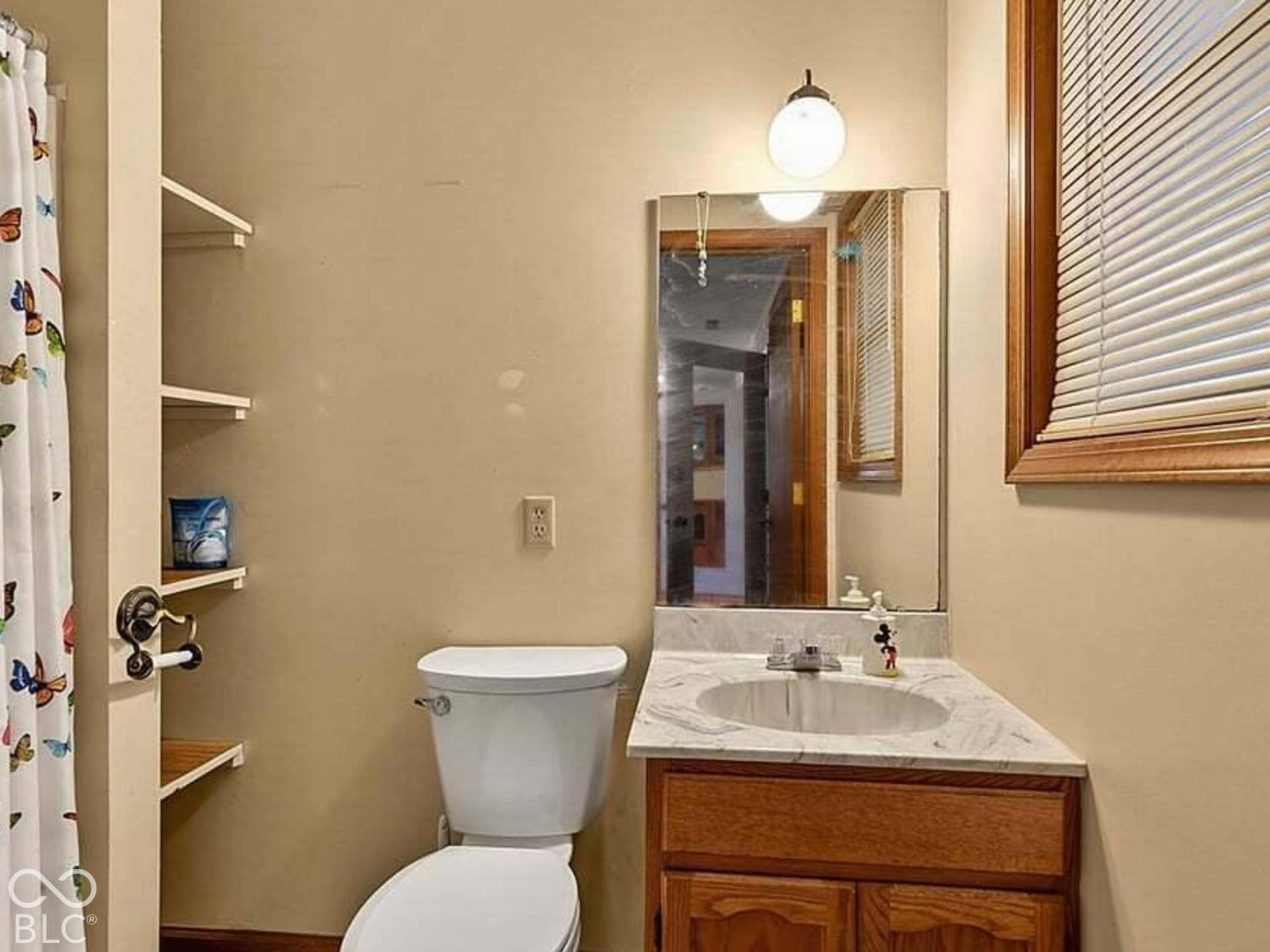 302 N Madison Street, Knightstown, IN 46148 Second Full Bathroom