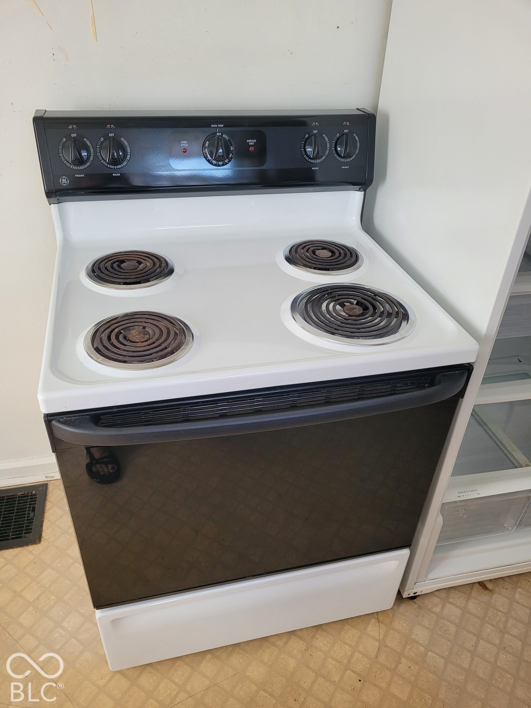 stove - - so clean !!!