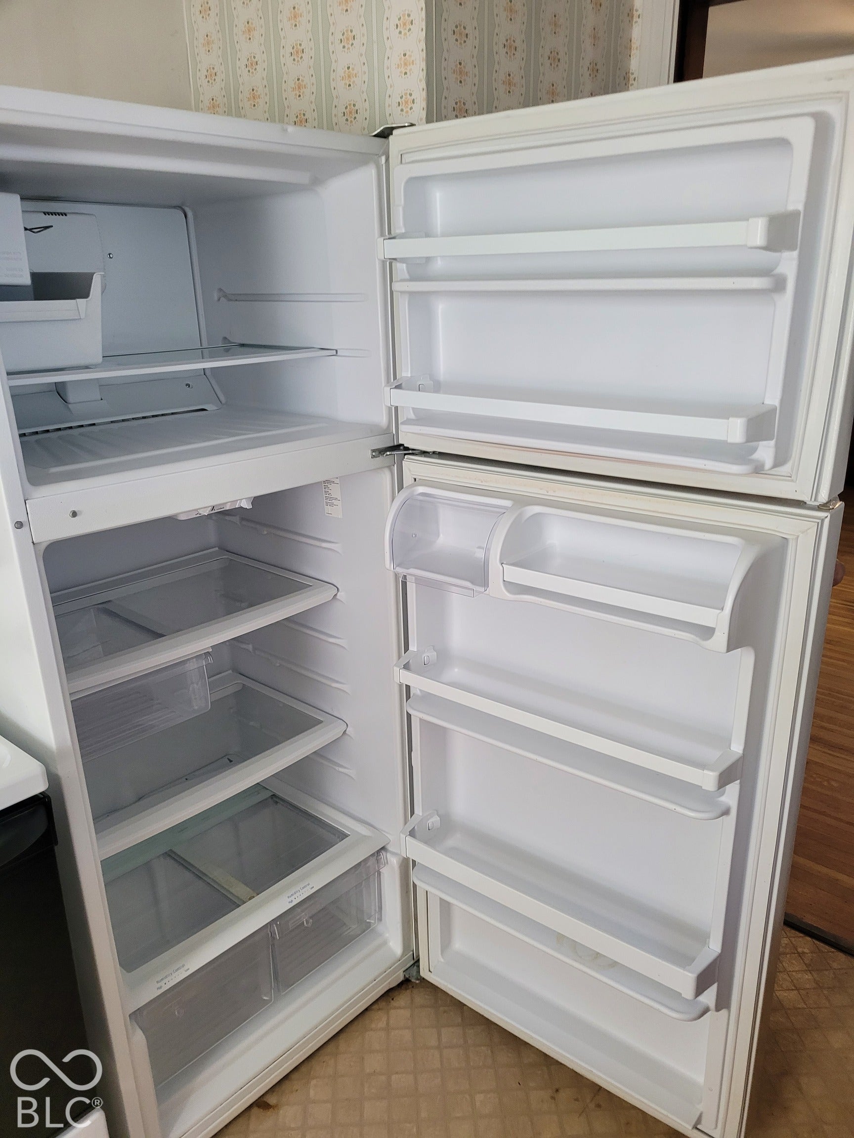 refrigerator - - sparkling clean !!!