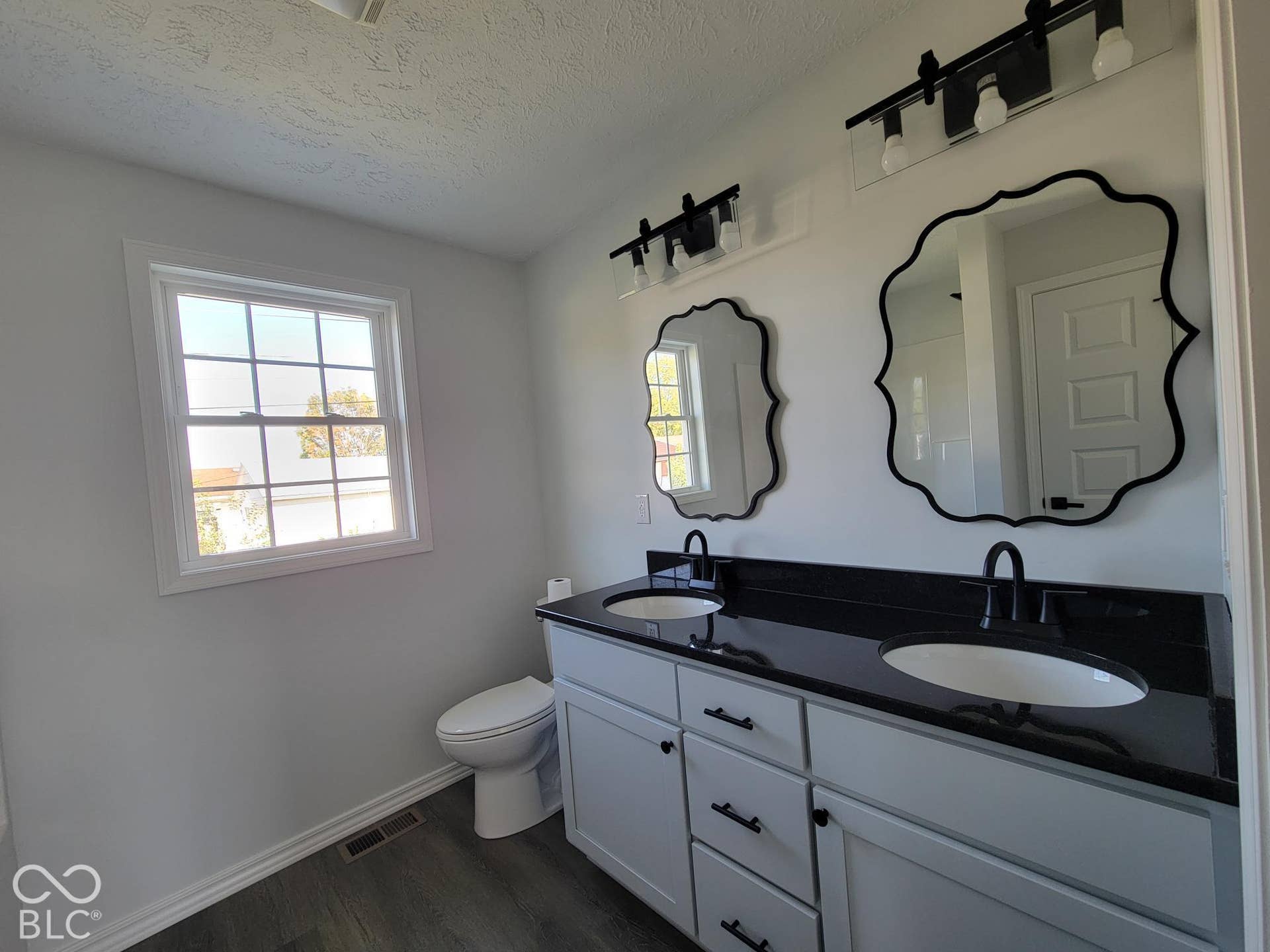 805 Holiday Drive, Seymour, IN 47274