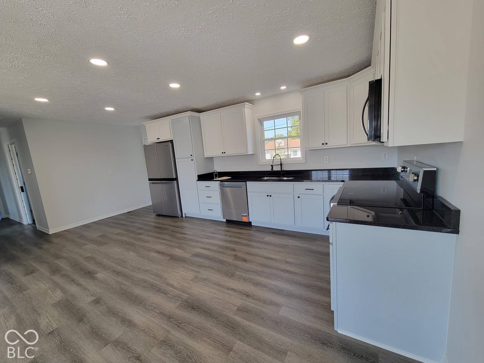805 Holiday Drive, Seymour, IN 47274