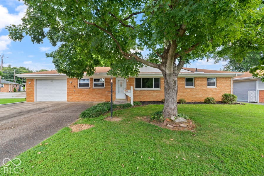 Property photo for 409 Wedgewood Drive, New Albany, IN