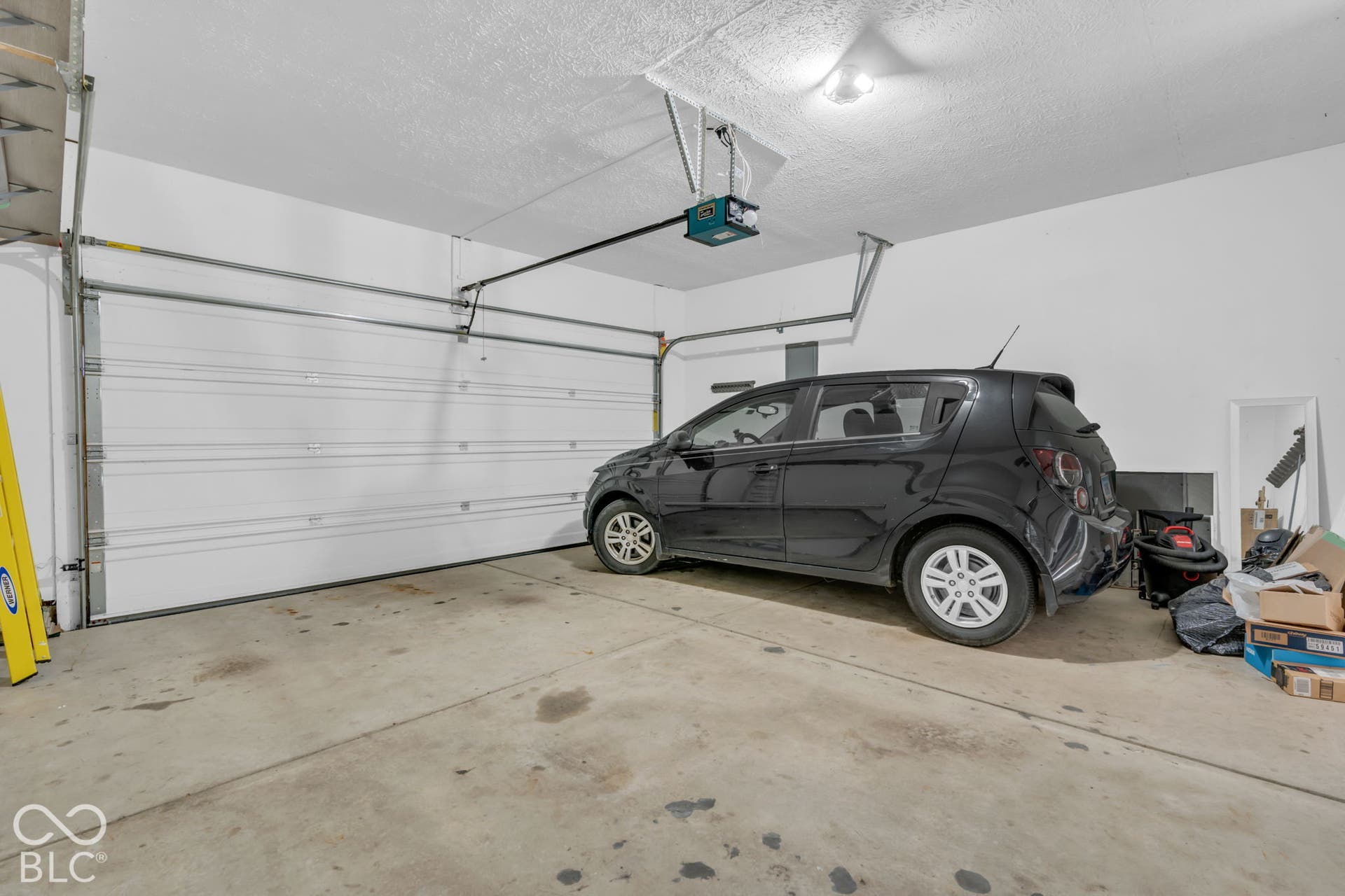 6250 Bishops Pond Lane, Indianapolis, IN 46268