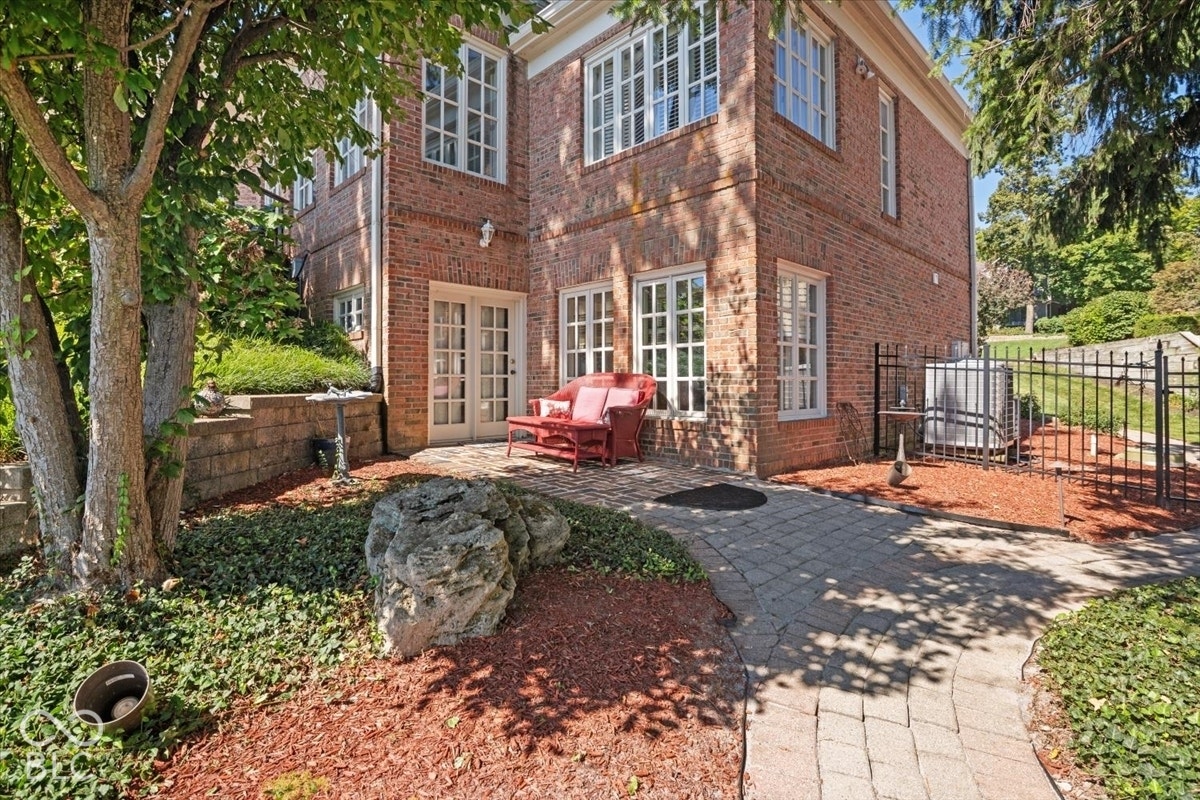 9652 Nautilus Circle, Indianapolis, IN 46256