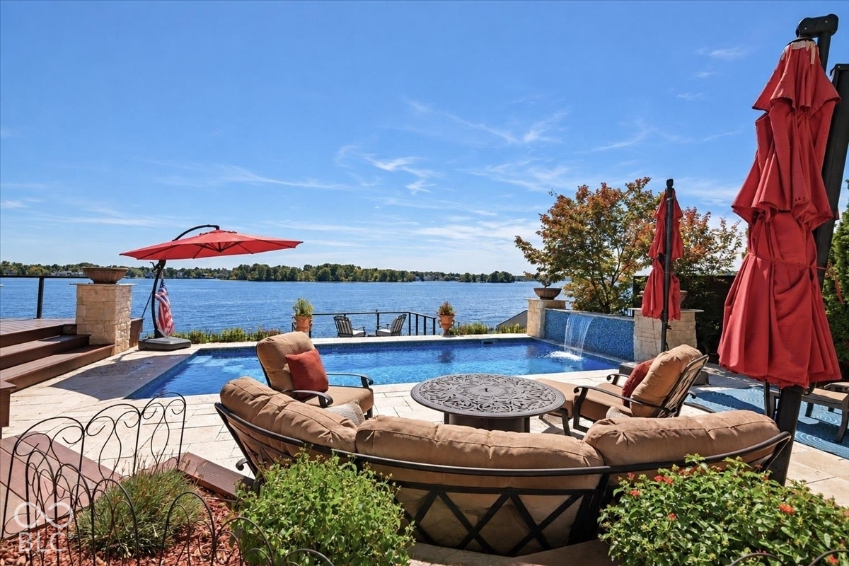 9652 Nautilus Circle, Indianapolis, IN 46256